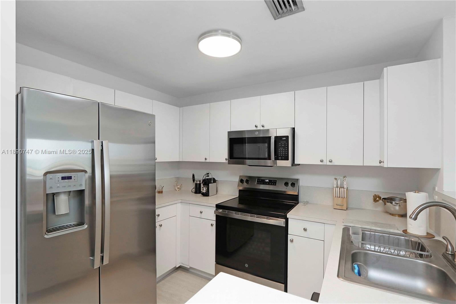 Property photo # 4