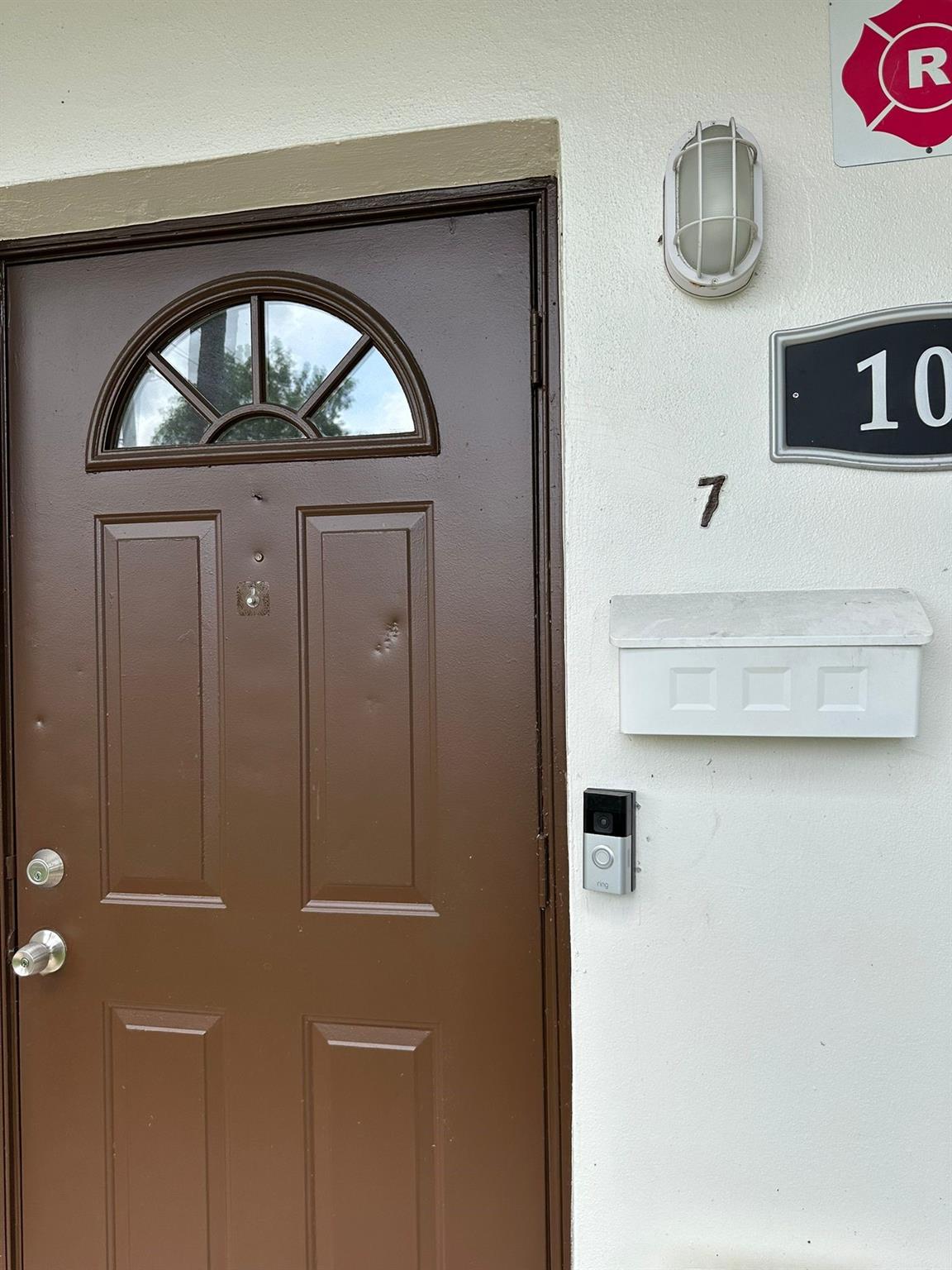 Hallandale Park 2 6-8 B