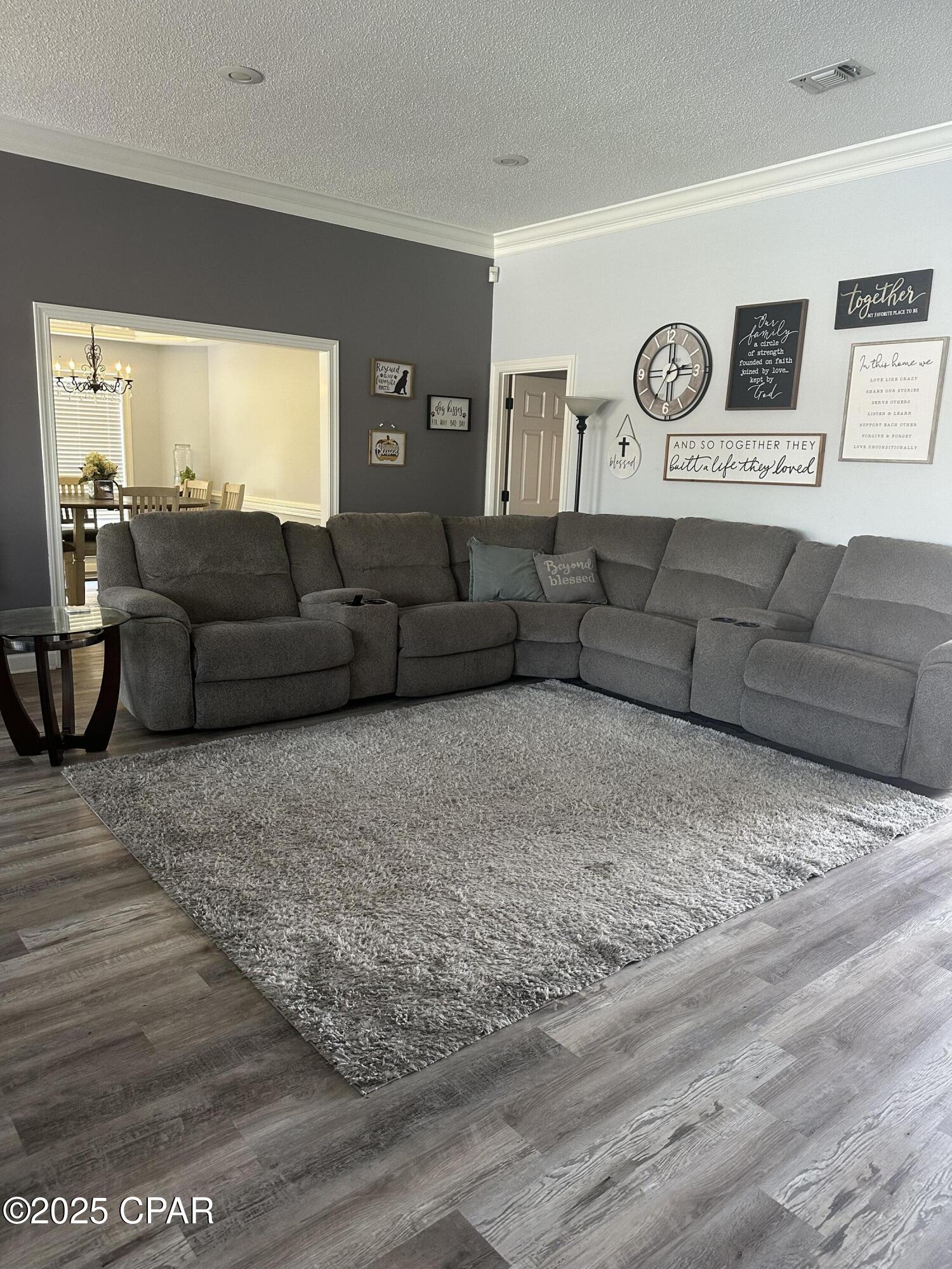 Edxhupizxecgb8rh9liqhqaprwjzkyxhiiu1nhsum_g