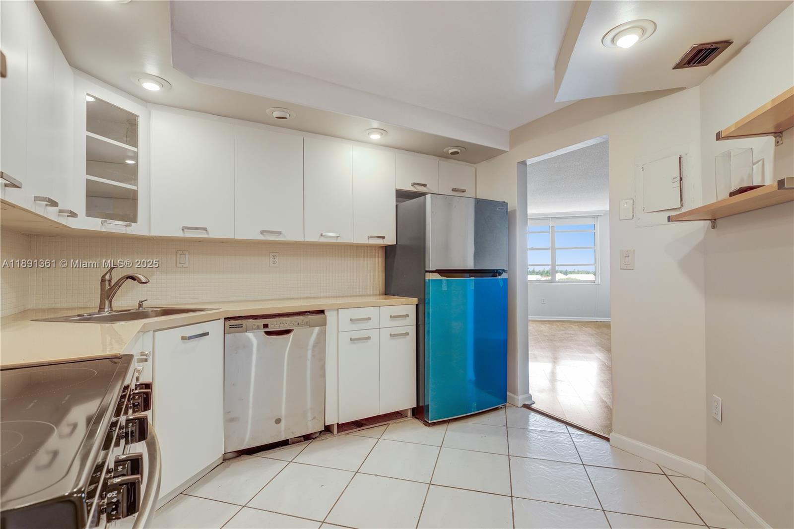 Property photo # 6