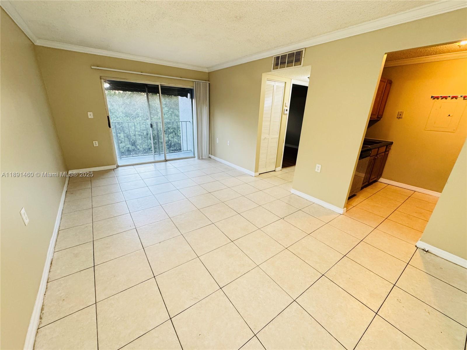 1141 Lake Victoria Dr Unit E, West Palm Beach, Florida 33411