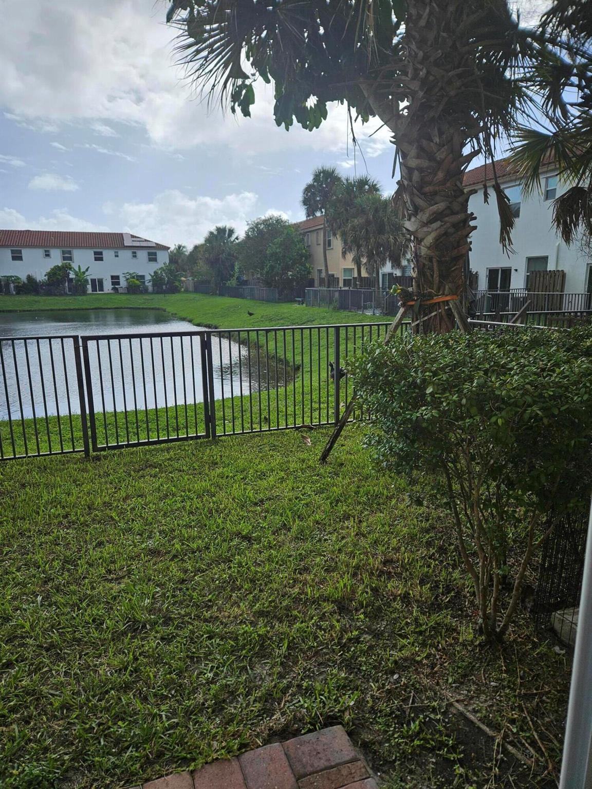 Charleston Commons Is A G