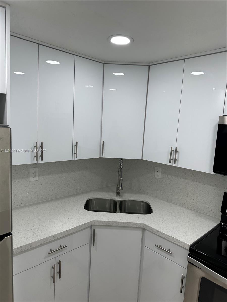 Property photo # 9