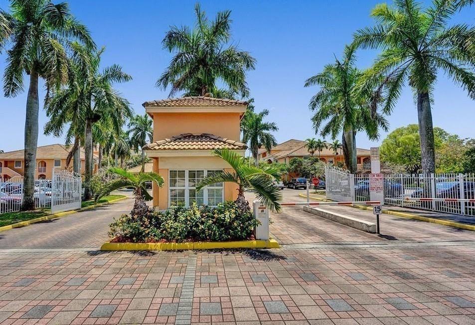 Courtyards At Davie Condo