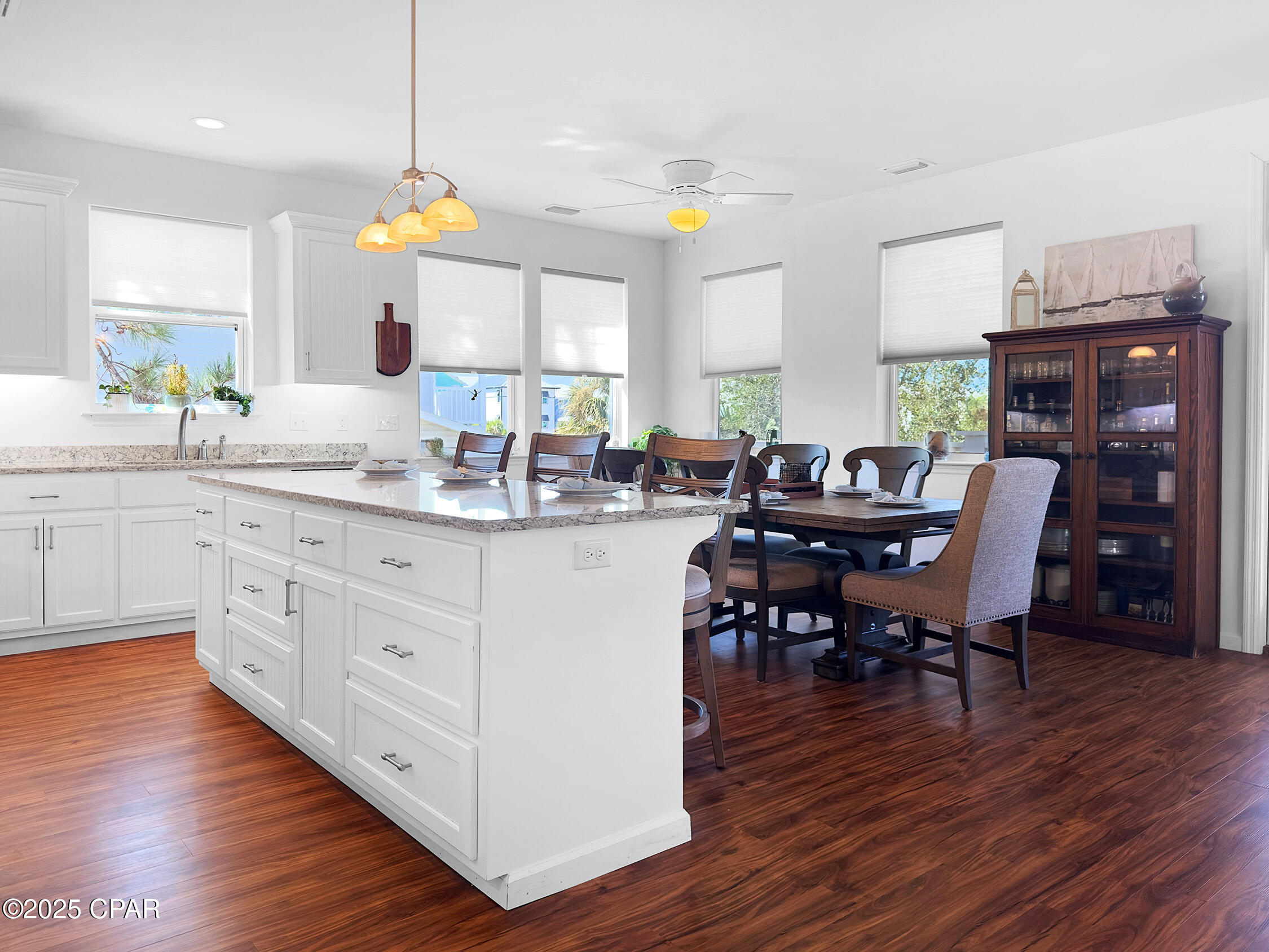 Il2t  Uof8xrdufxpn9u1hovdu_wv7mdkyys4uj Mee