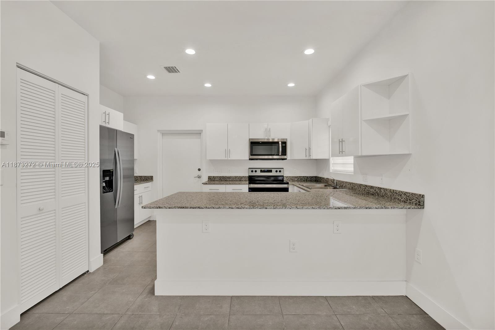 Property photo # 4