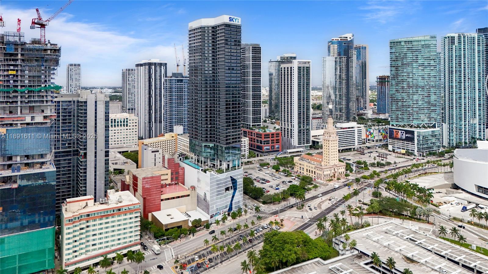Experience modern luxury living at The Elser Hotel & Residences in Downtown Miami. This fully furnished 1-bedroom residence features stunning Biscayne Bay and skyline views, a sleek kitchen with black cabinetry, quartz countertops, and stainless steel appliances. Enjoy light wood floors, floor-to-ceiling windows, Ecobee smart thermostat, and keyless entry. The bedroom offers a serene retreat with custom closets and a spa-inspired bath. Residents have access to resort-style amenities, including a bay-view pool, fitness center, coworking spaces, lounges, and 24-hour concierge. Located steps from dining, shopping, and world-class entertainment, The Elser offers a vibrant Miami lifestyle.
Schedule a showing Today! Please confirm all information with the city and association.