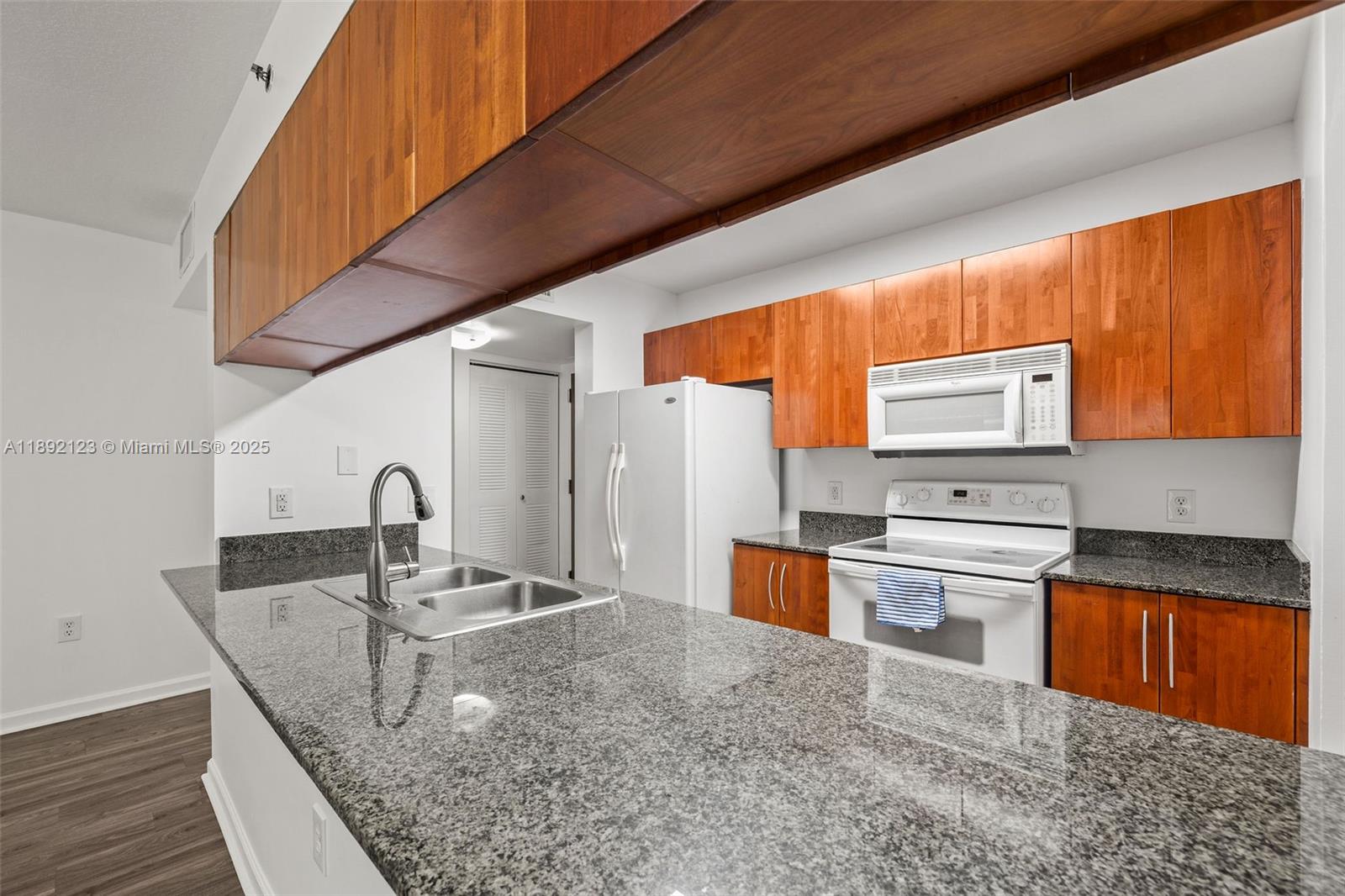 Property photo # 9