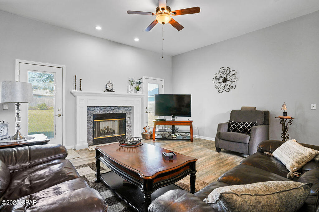 Xa1v2z92ep R Hvyzcqcukg9qvranq5cgg4p9ub853i