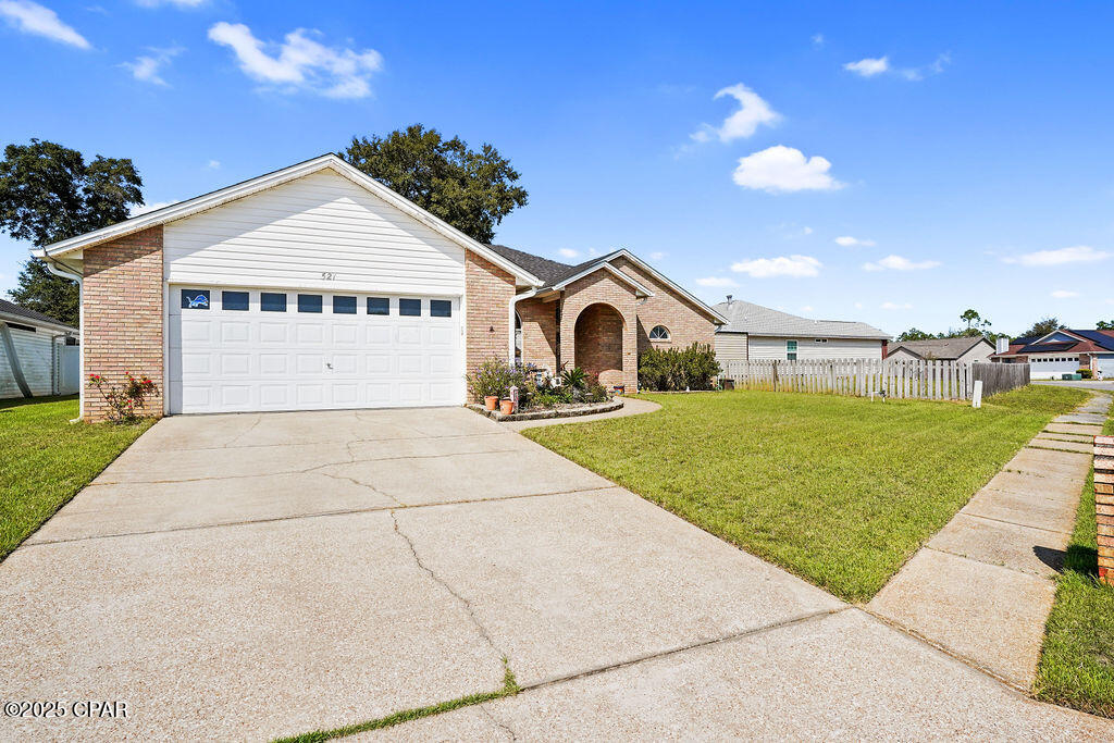 Gw1uxvarr5duqvqb1aaz3lxz2ohw0ta83_t3isd_qds