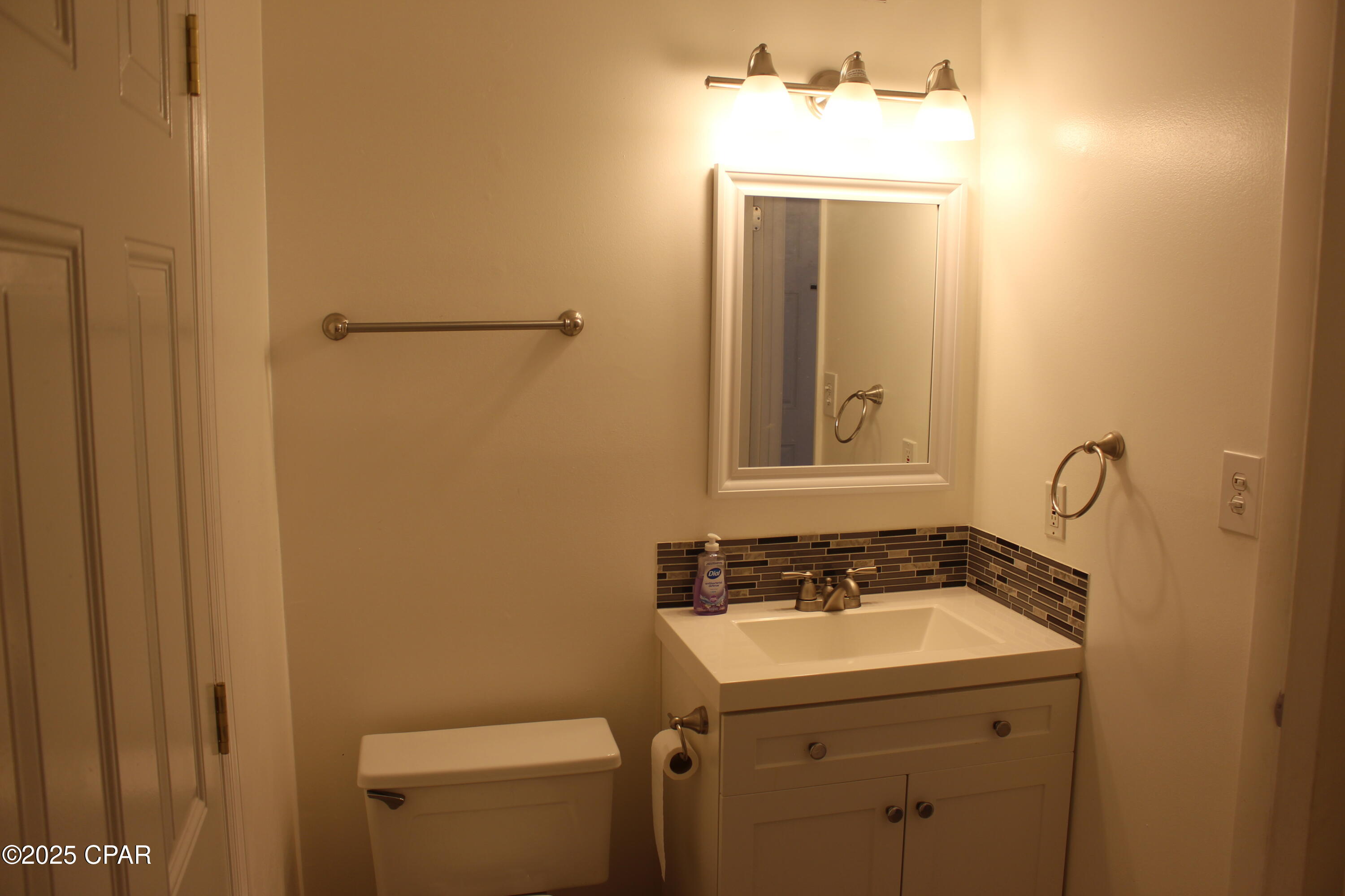 Uoorby1bnnw6_2egsfx6l Venjc 5bc9pugvdp8ianq