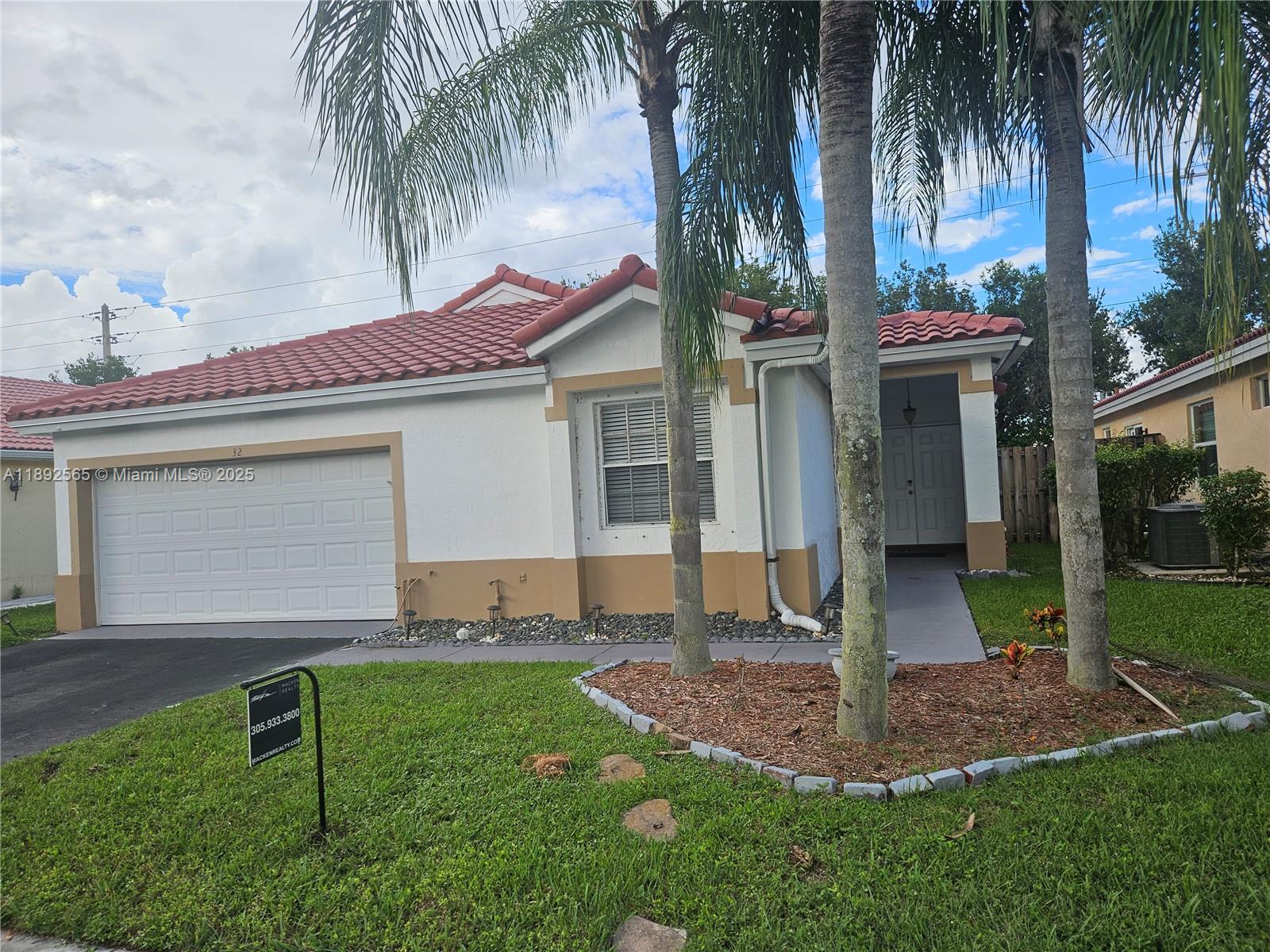 32 Gables Blvd, Weston, Florida 33326
