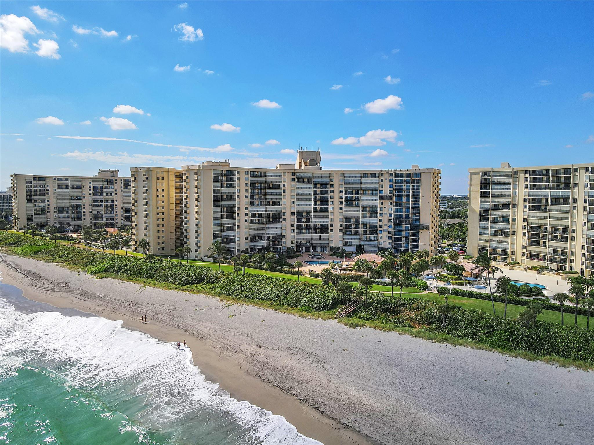 Image to showcase the property located at 400 Ocean Trail Way 109
