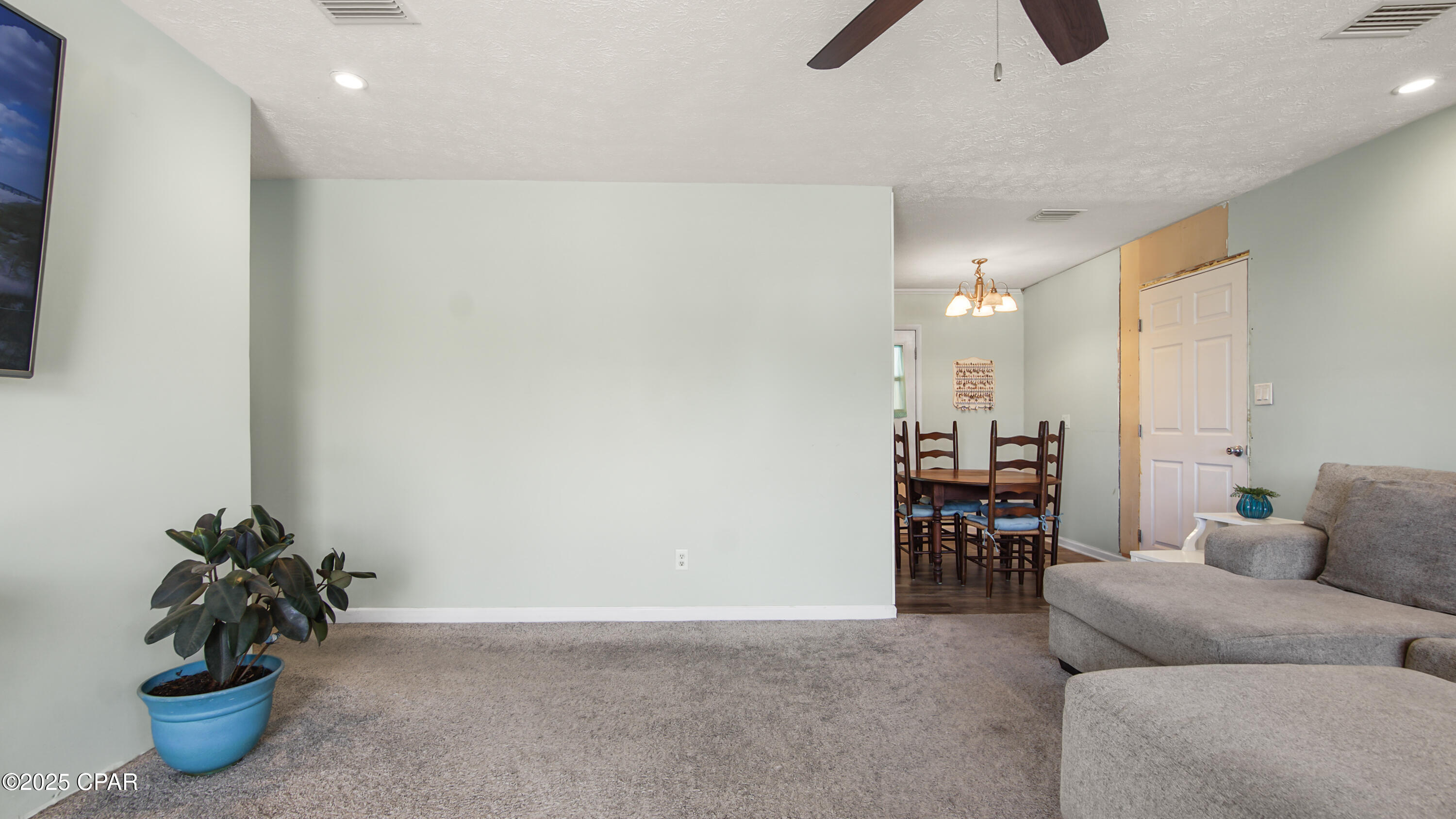 Ncwiqa1fnv6ufamdsfhh0y_ogggvmp 2v2yqzfaz6nm