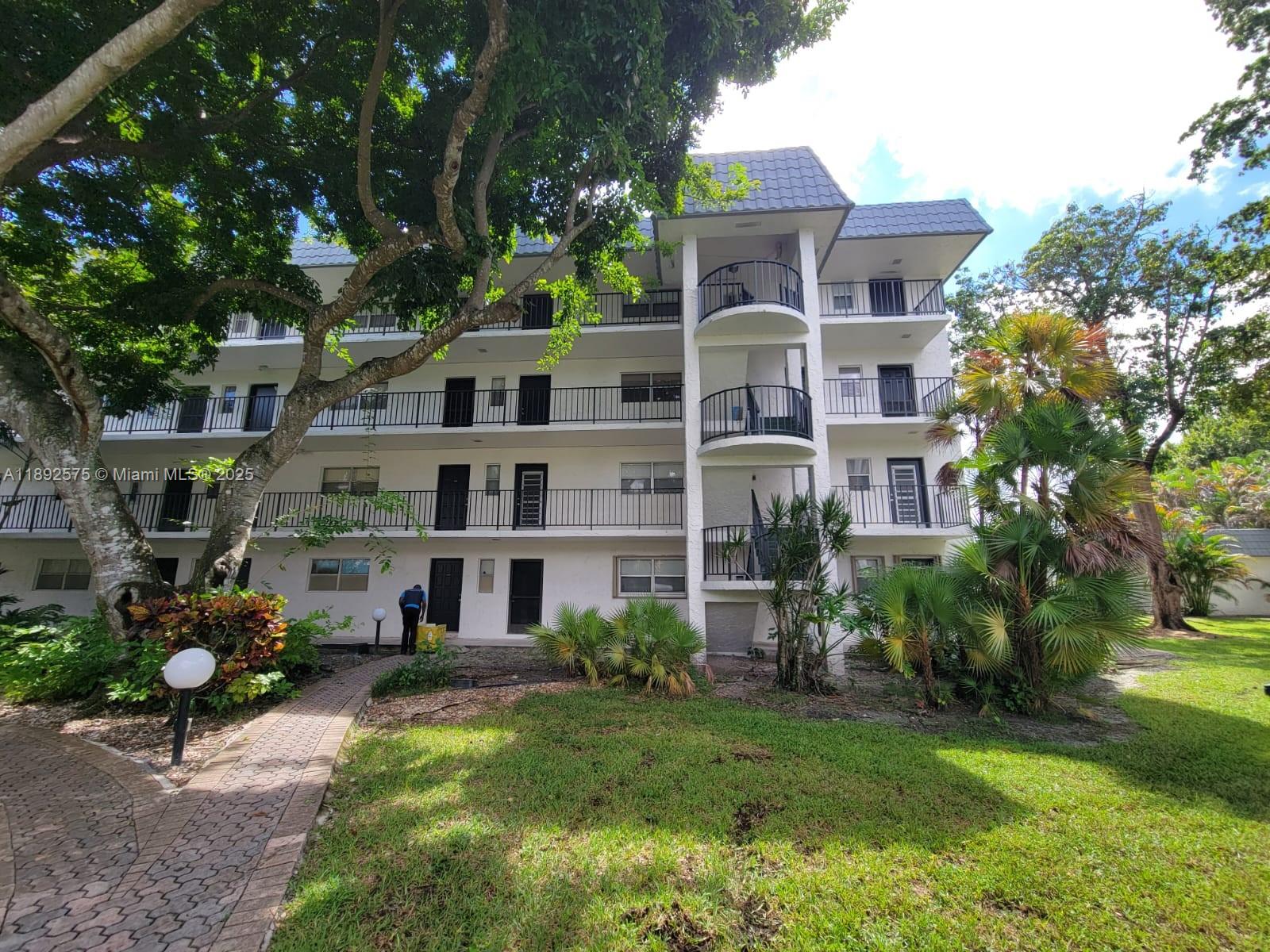 Garden Lakes Of Inverrary