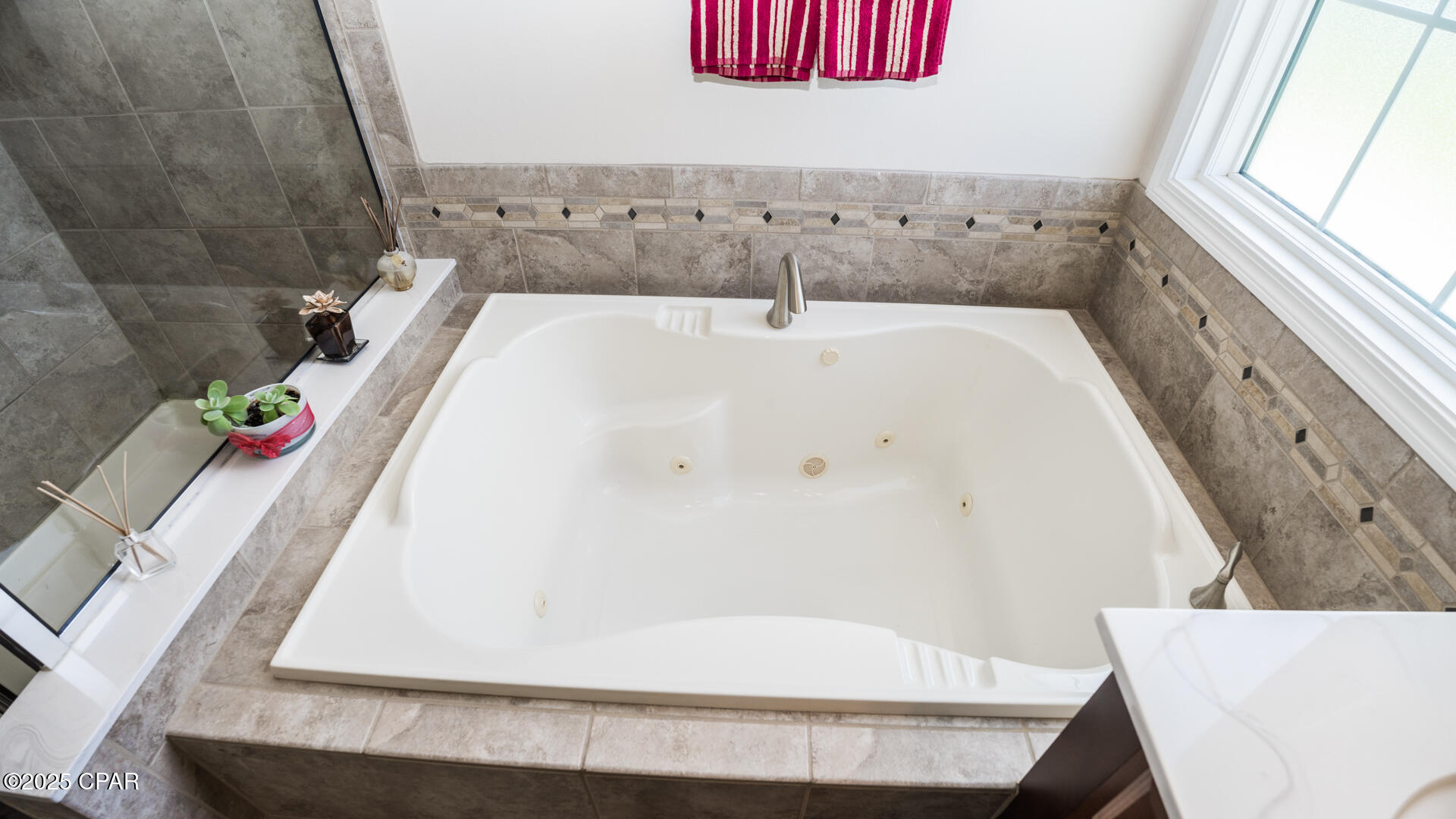 4rvh1km4knuhporvewroet7d1gxg8mor2stqqsrcnqs