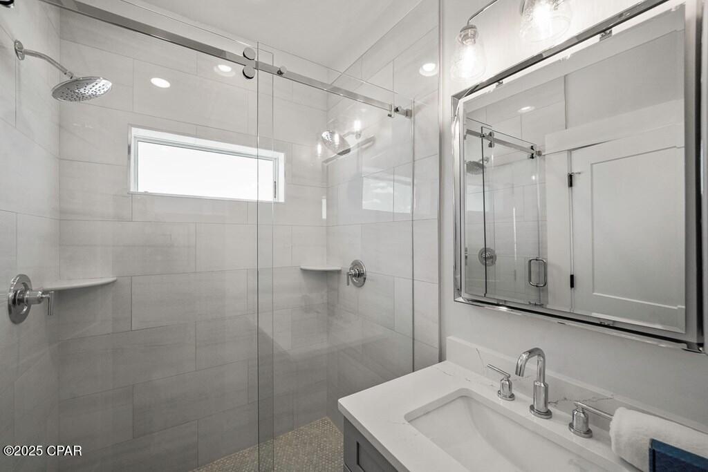 Image 27 For 1001 Highway 98