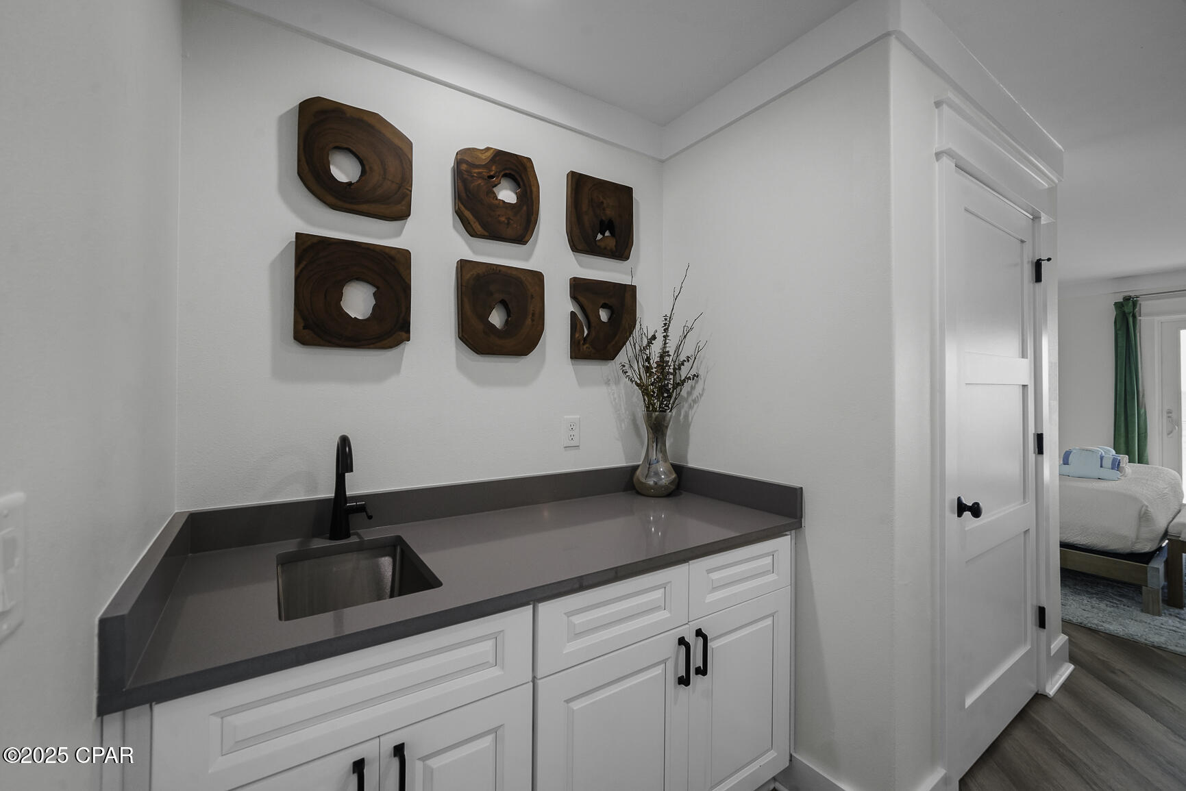 Ebwvpg1bg2s_4zoapo3aalb_wqayv273jrdqy2e_rbg