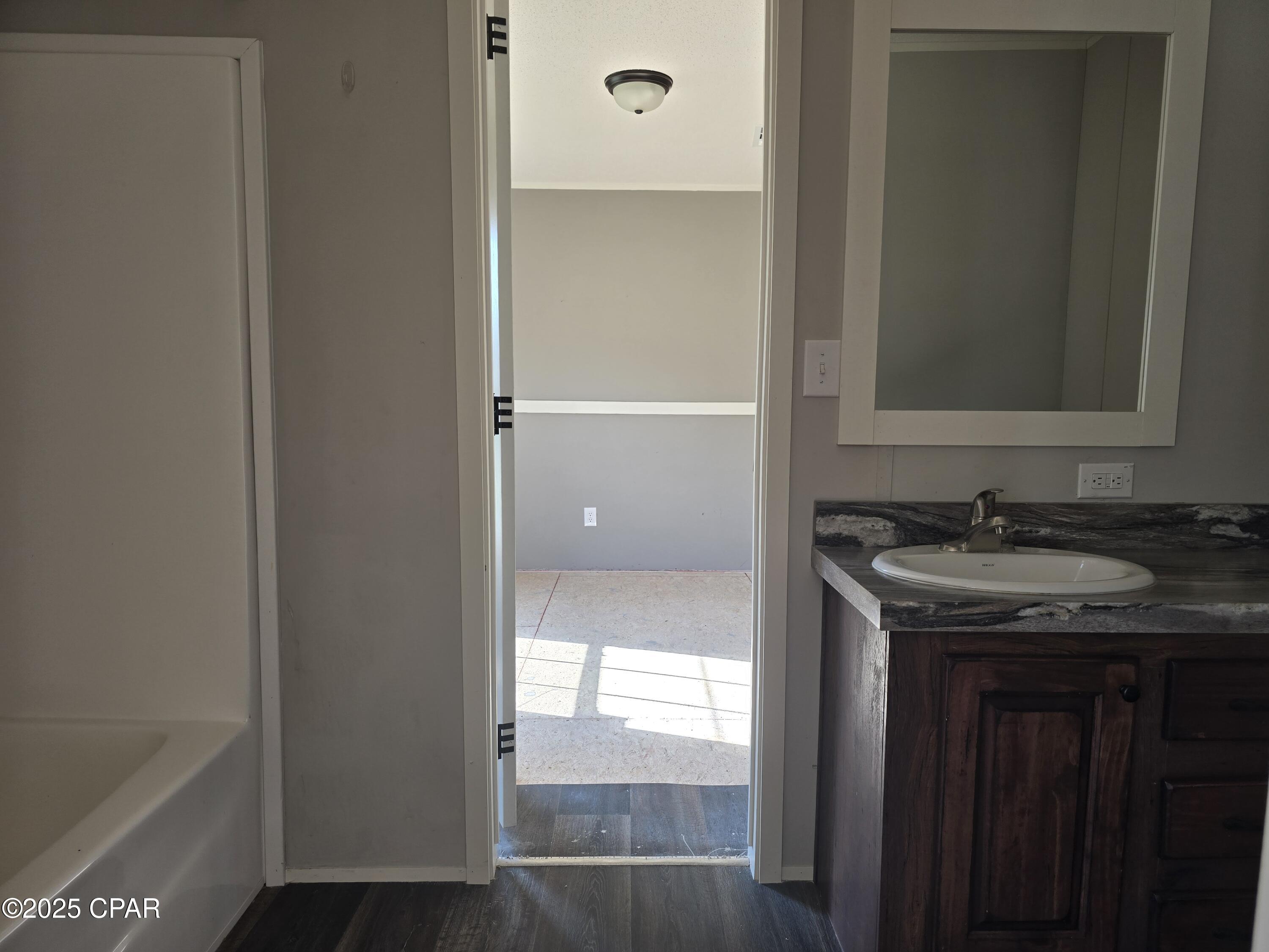 Uiemw5 O 8v8aphnmii7dfzoqvcuv5a5bjknsp6ydm0