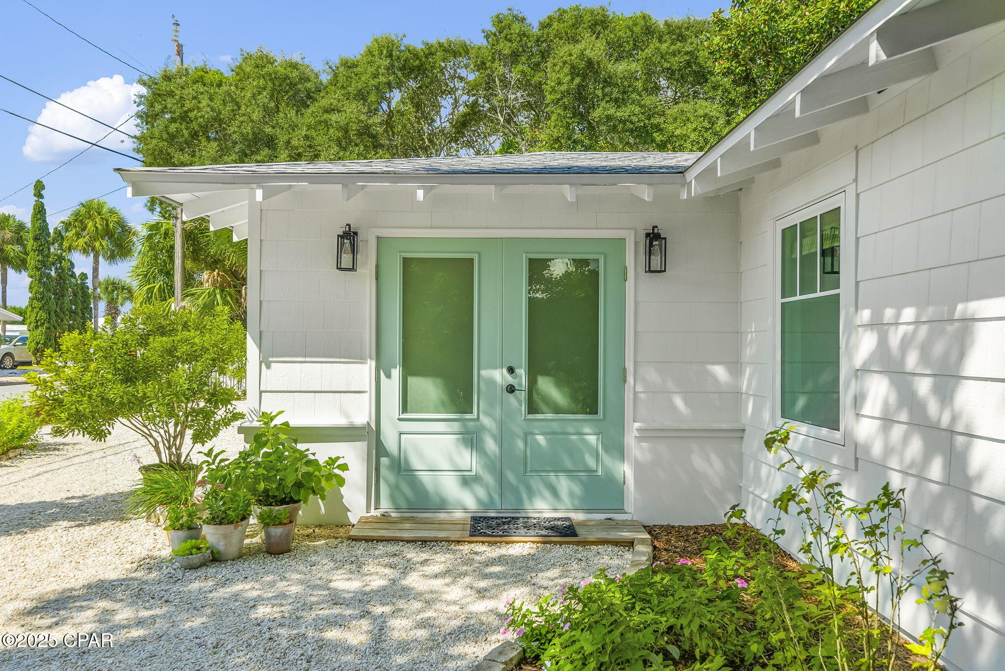 Dem Cmbd34lphnzgm9_hnbmg5up Sn7rczr70hgp3rq