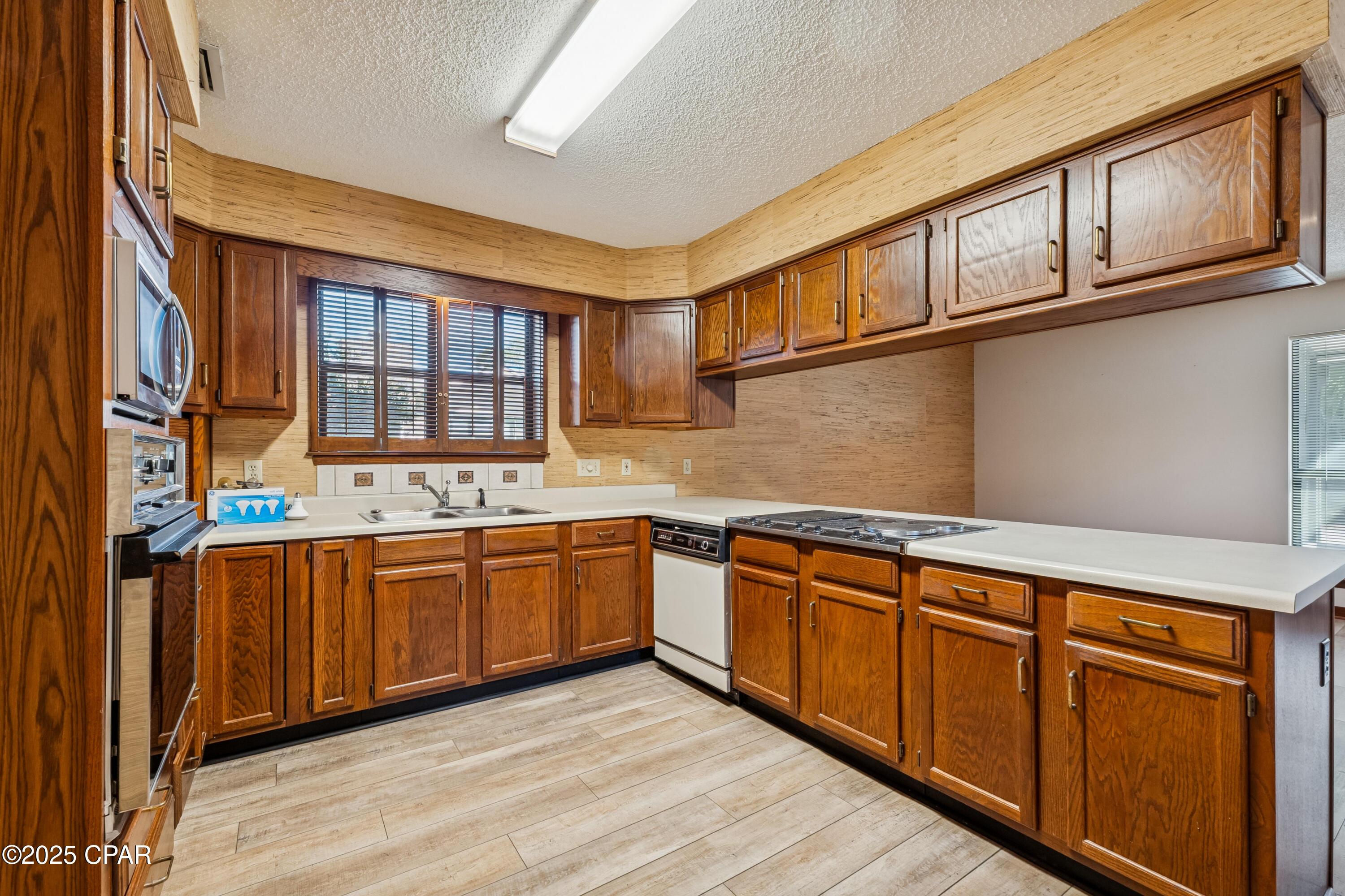 H8ubwcqxcg9dok9ge1fzto4y5dxbh 681srnrii09va