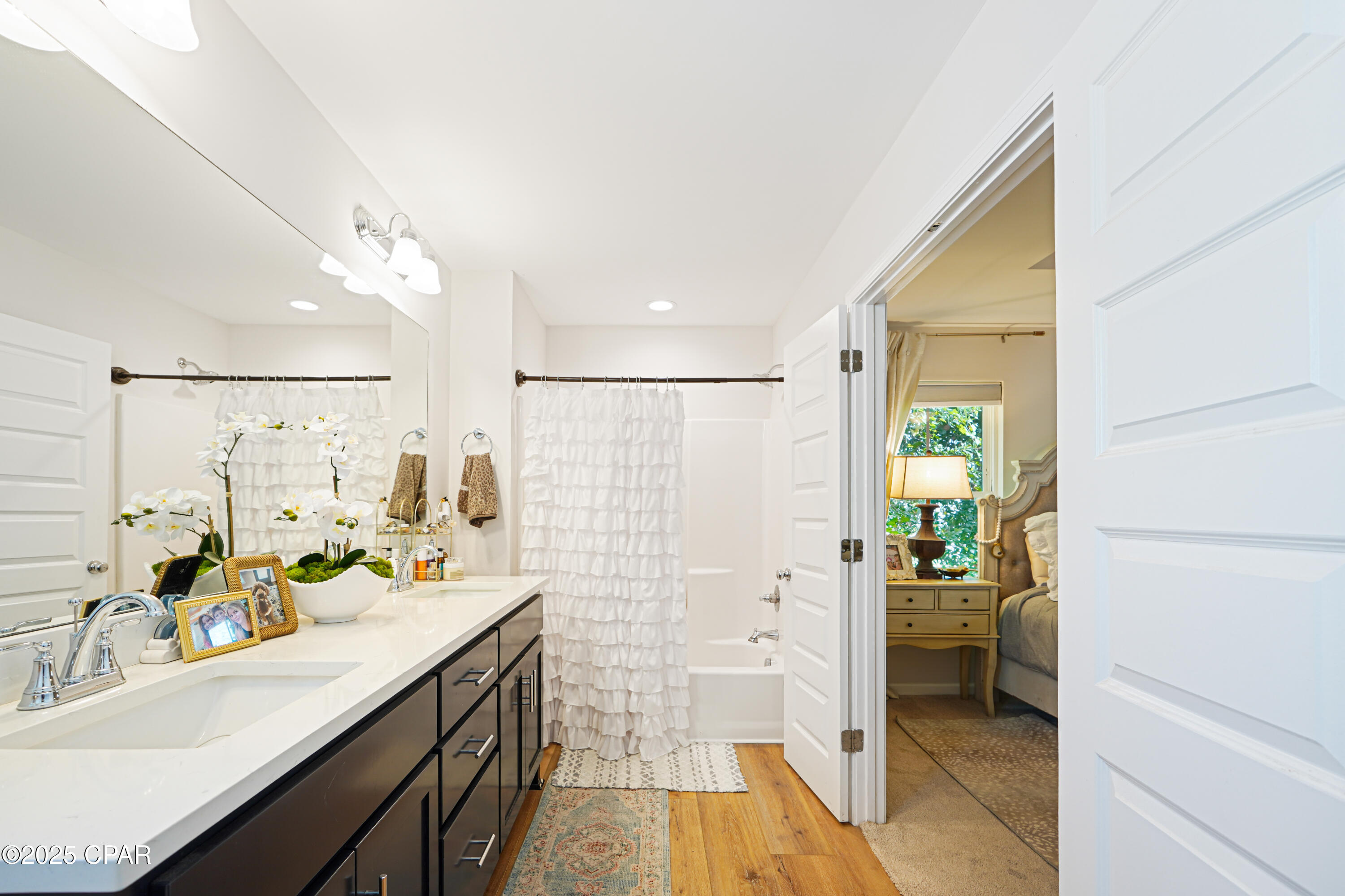 Nlfm8hgzlxvxwdrufnfswb_biuu L_ Dyrti1nkutiu