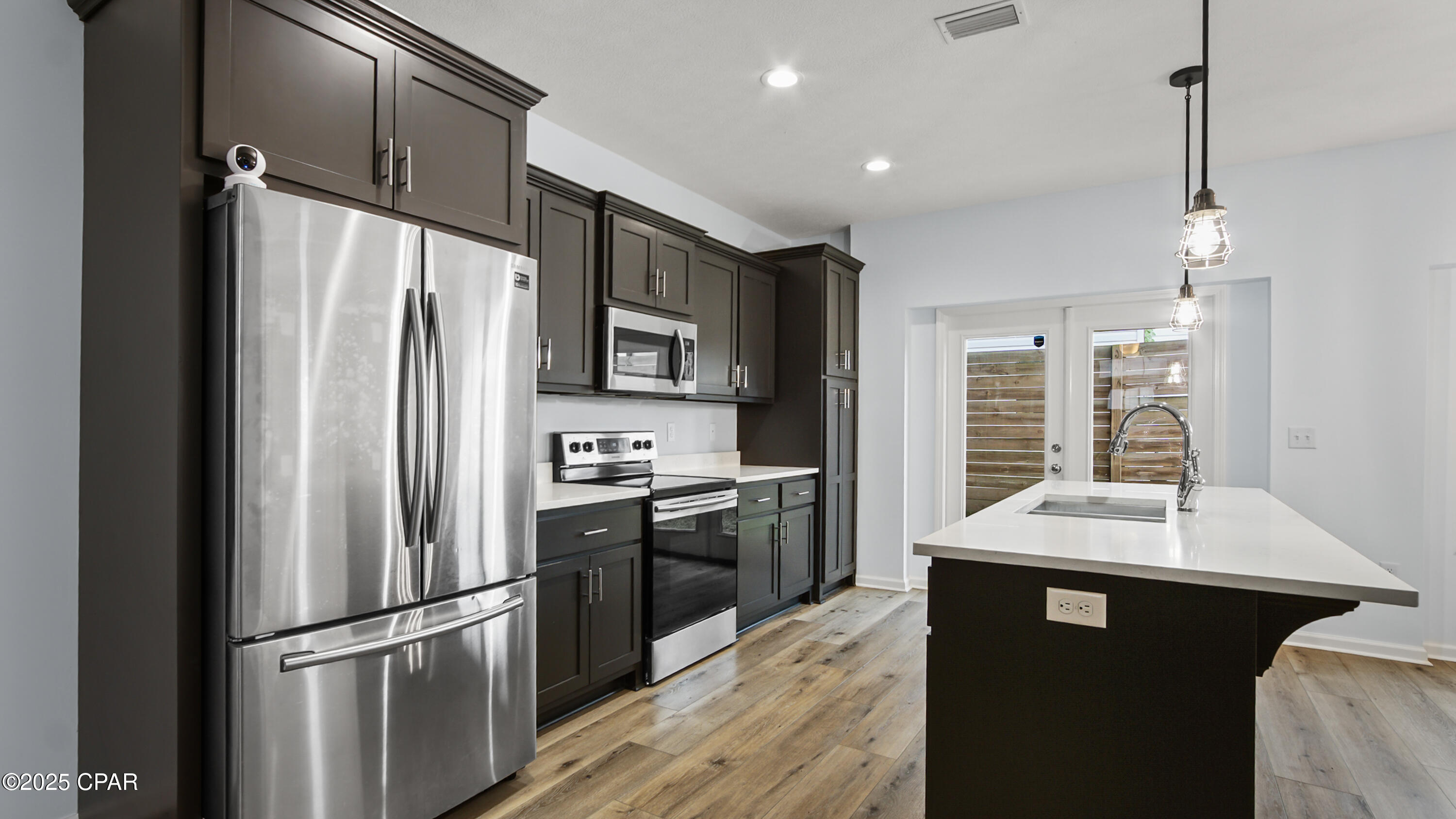 Wnqsdtv6sfdm4f5i6okxnxhxr0_ssburbdkdgrmfofm