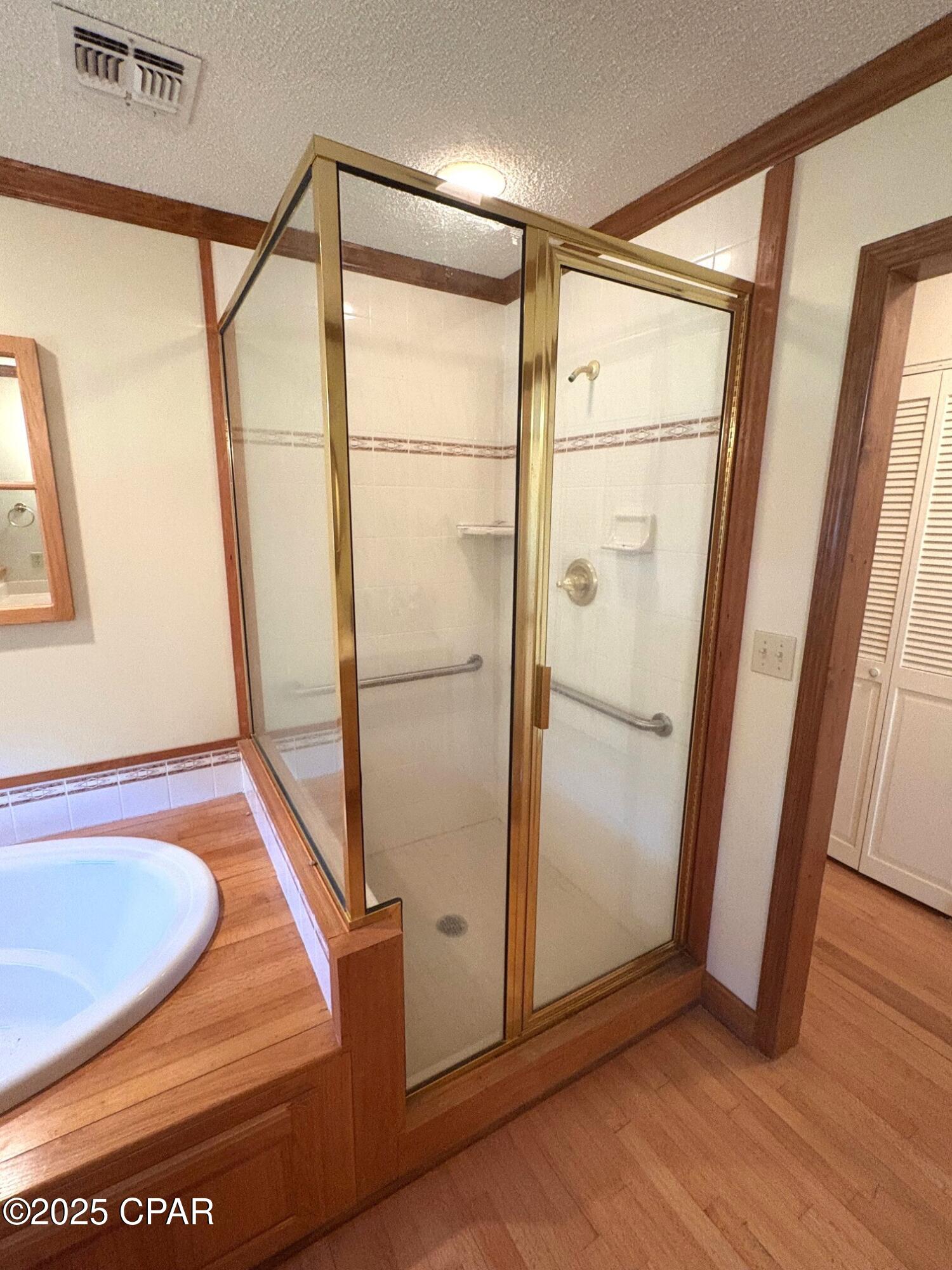 Gnrtdrlgrszbuxnaeirq7uehax9vhcziwifjoa4i6do