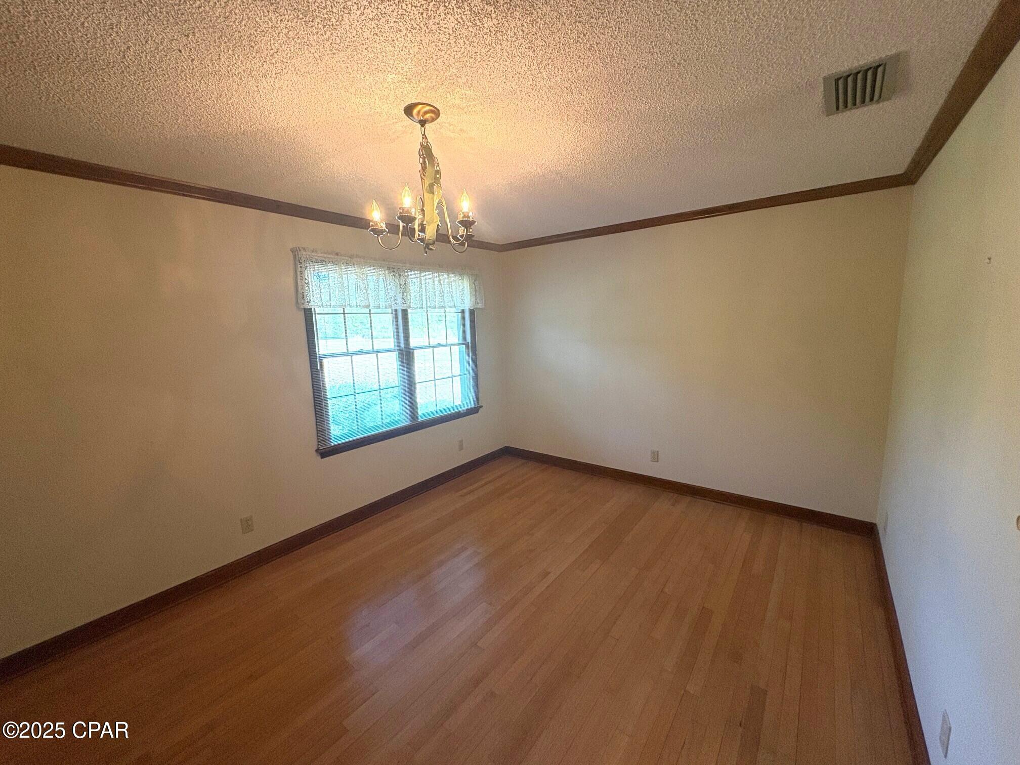 E2vqvdlyhjwxp_ufq_rg7fckpzs3cg8bupuf5yee_mq