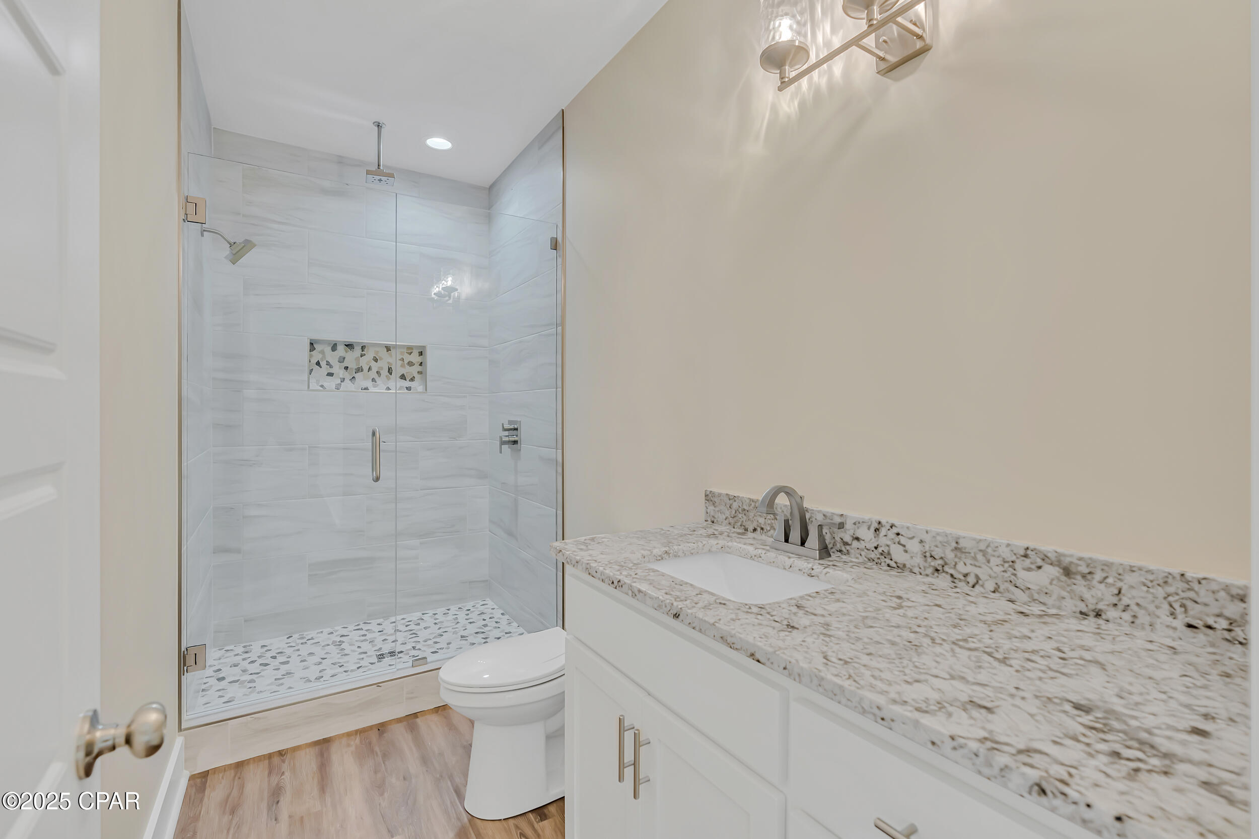 Qrbimfo9v4w87mgolnyoyq17hzsteg_fljqg Bo265e