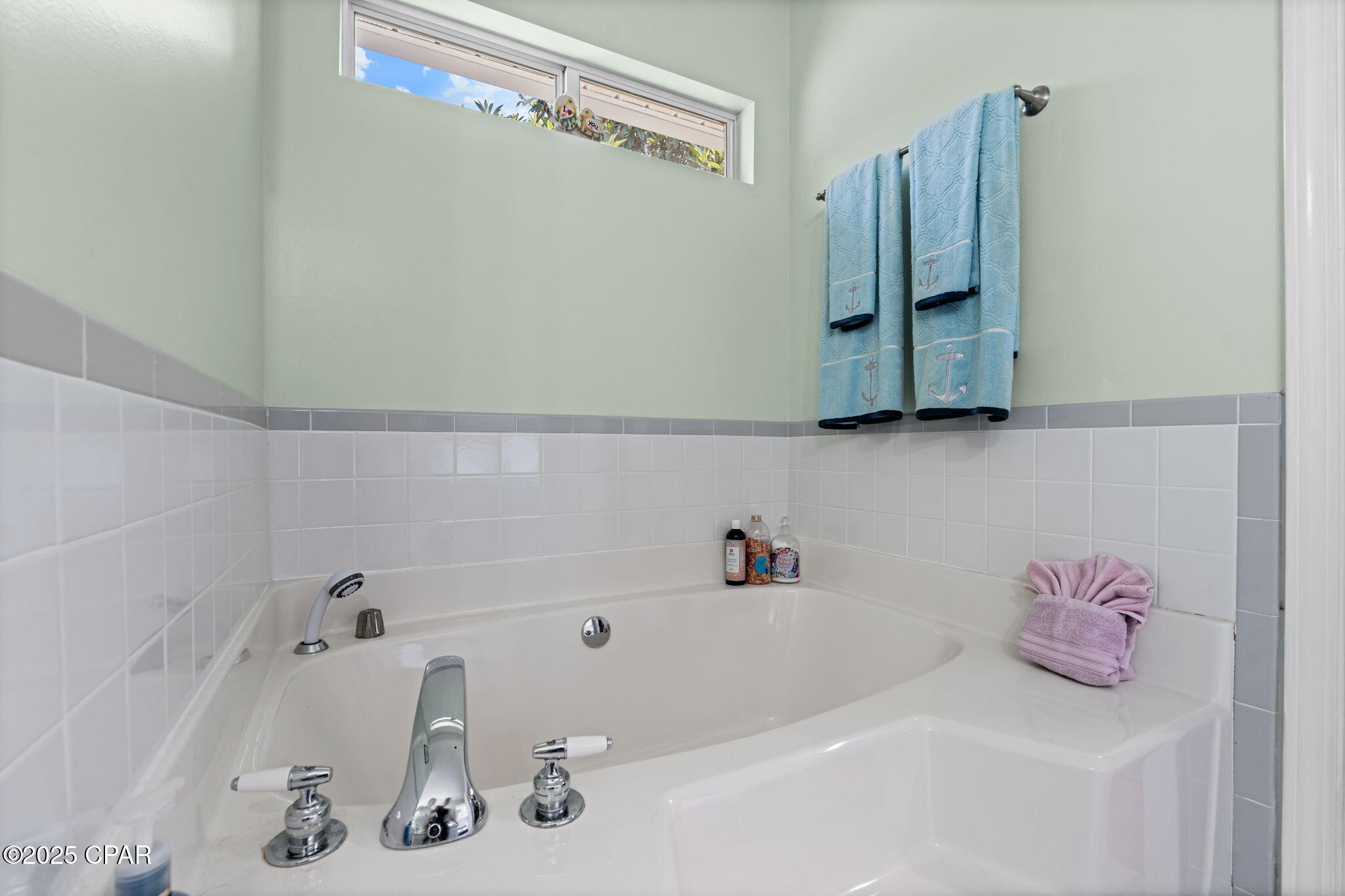 Cpep0waaqwzhspgemry6ks9vfp72otox6l2v4q_ucio