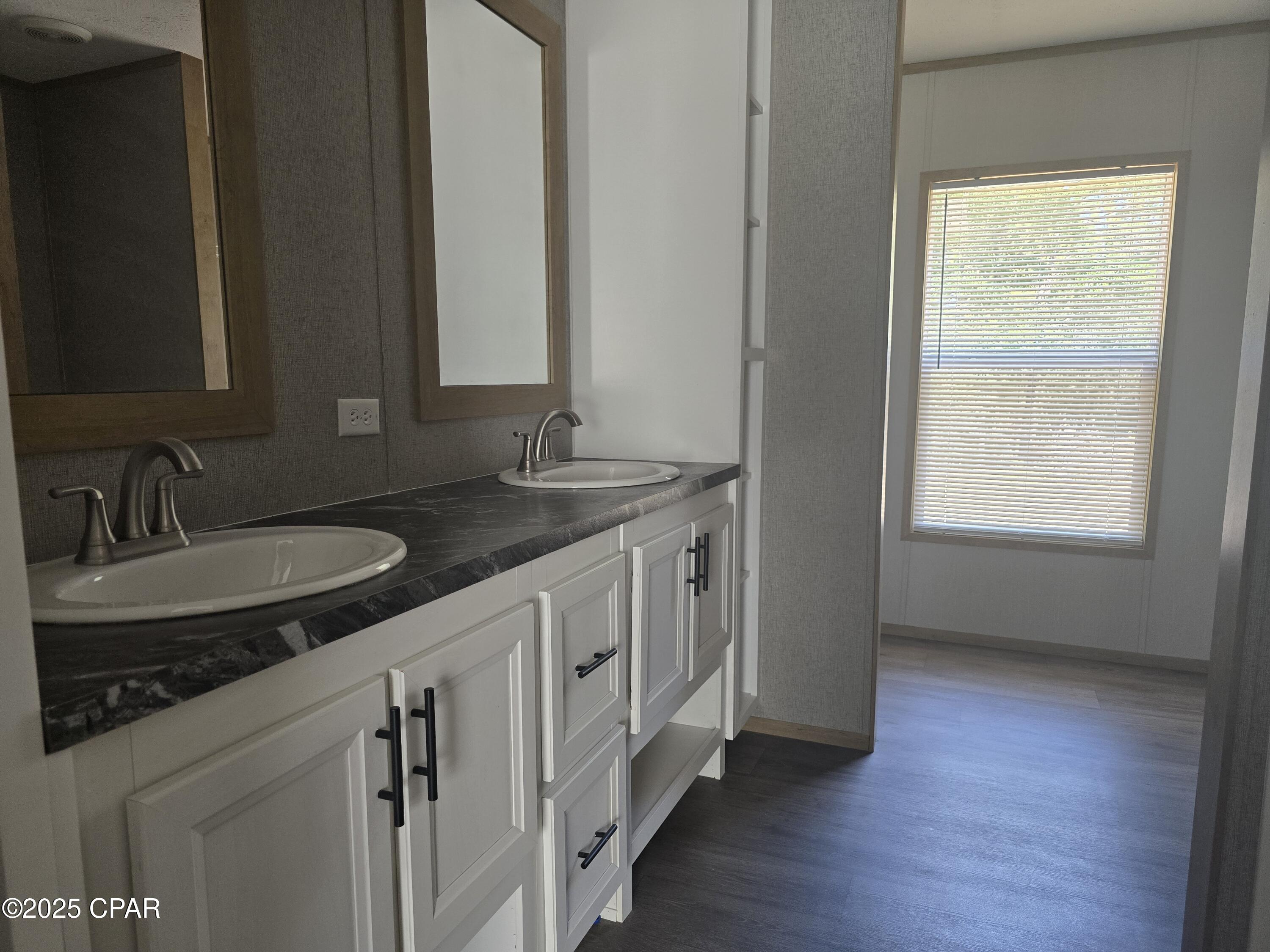 Image 13 For 394 Majestic Boulevard