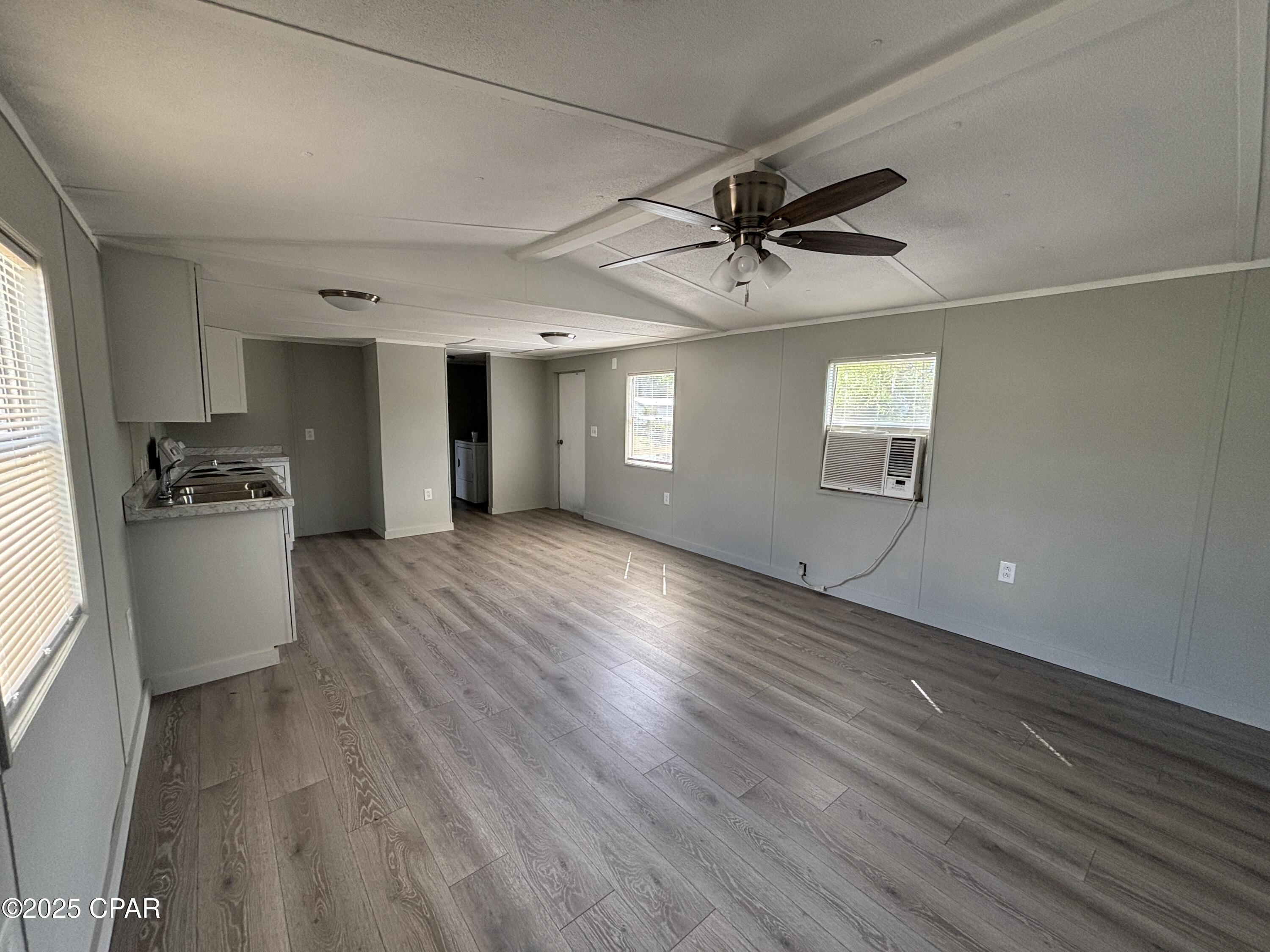 Blscqpjybdeu9qhufu_a4ja0qeb_gctnmbuz88tdw14