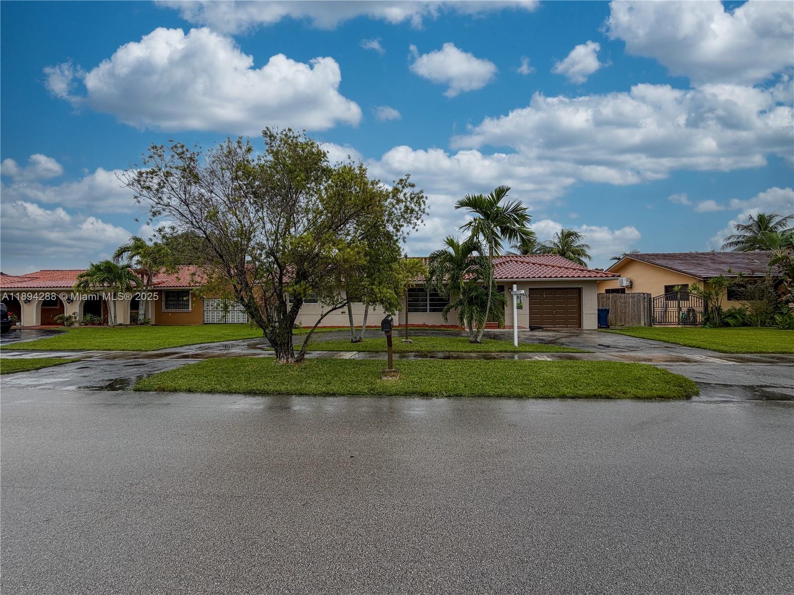 West Gdn 1St Addn Sec 2