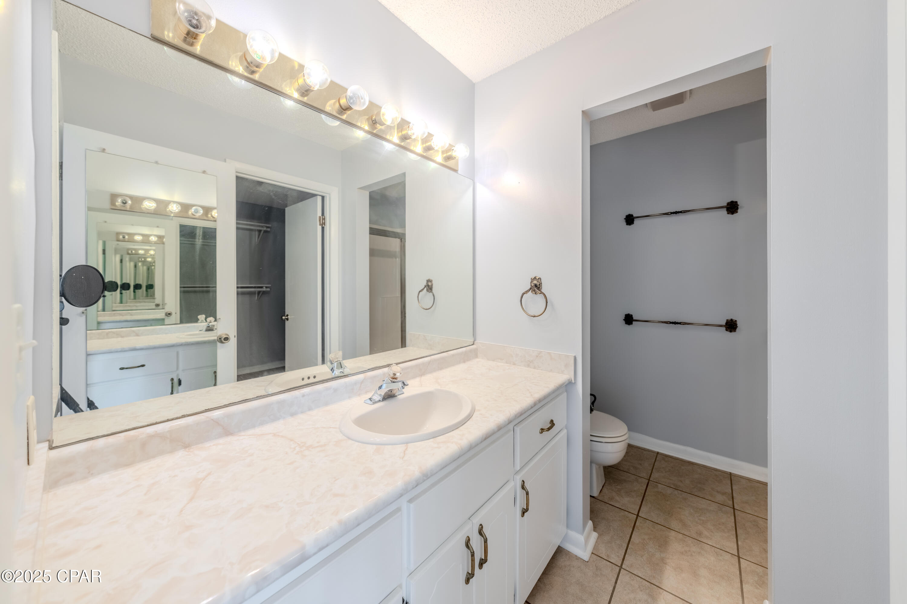 Vyjcg4dzddq_ulp0gshk2qoq11ekjg3i3i6oesbixyc