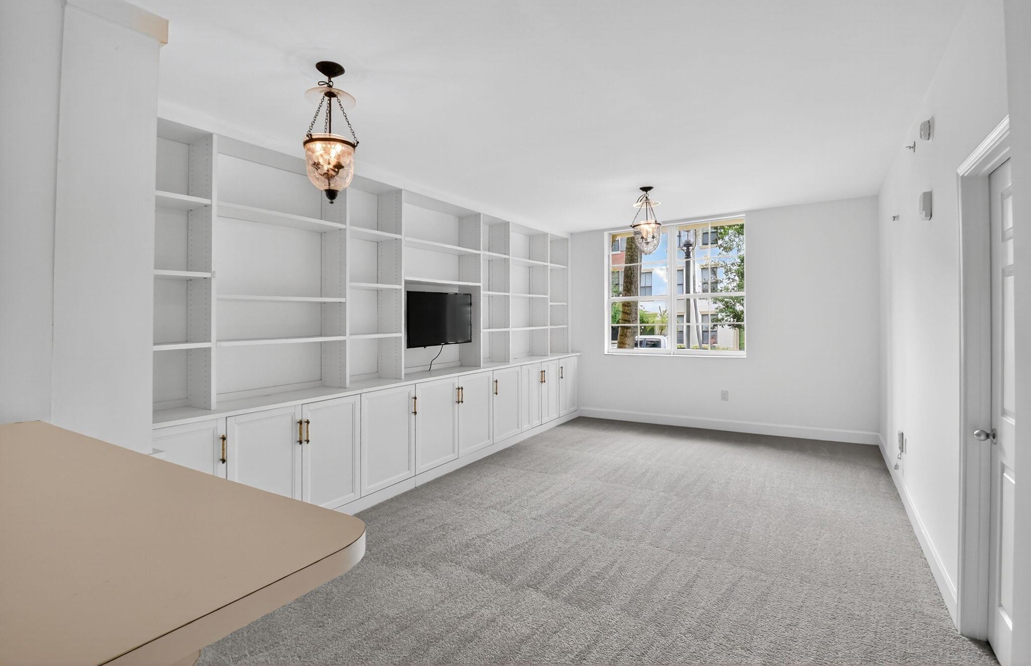 630 Sapodilla Avenue Unit 121, West Palm Beach, Florida 33401