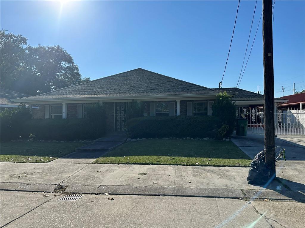 Must see, won't last, rare never before offered, high and dry, one owner family owned home in the heart of Metairie. Extra wide 75 foot front lot which offers many more options than the average 50 foot front lot. One owner since being built. This home is centrally located and offers excellent access to Veterans Blvd. and the Interstate.