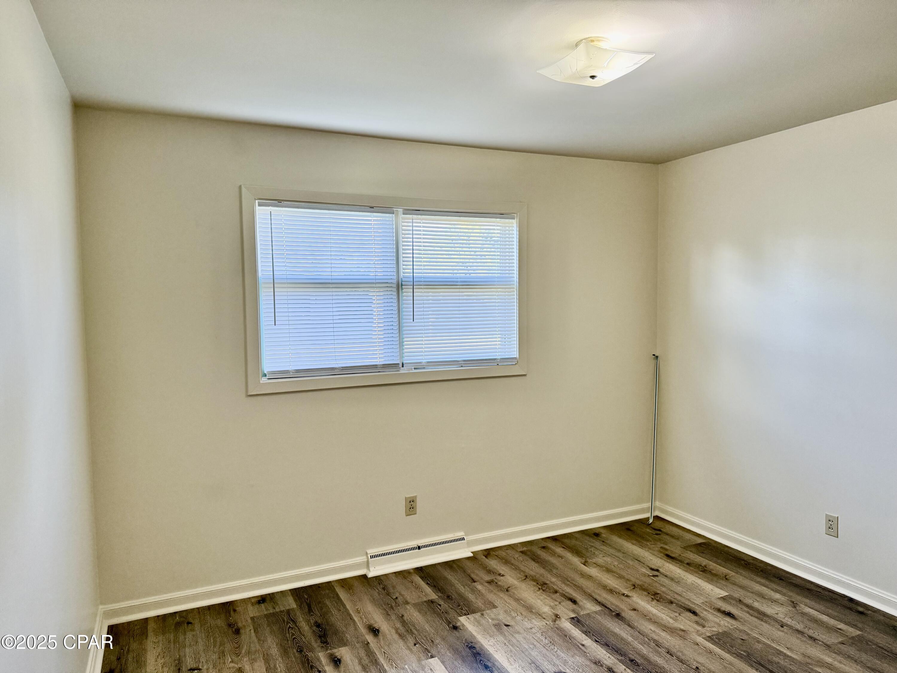 Ssqfeeaxdf_i 4irrncbw1kysa5xiy1p18tr3md9yn0