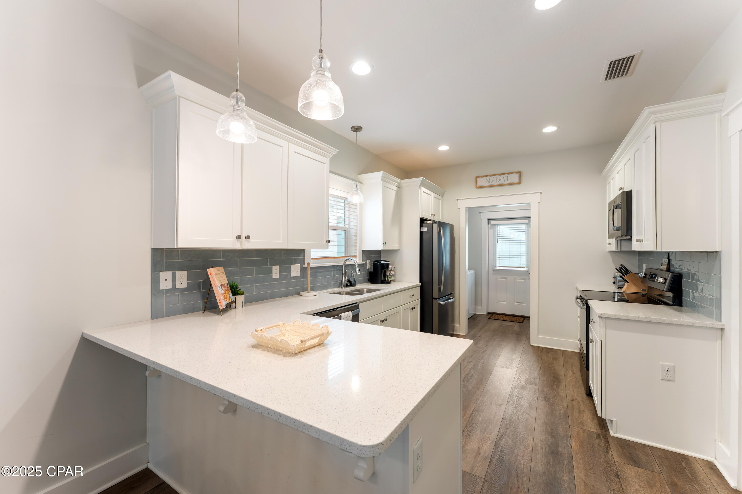 Dhc9eceun2ghaj15ar5favqcnga0ucrka_ev7bj__rk