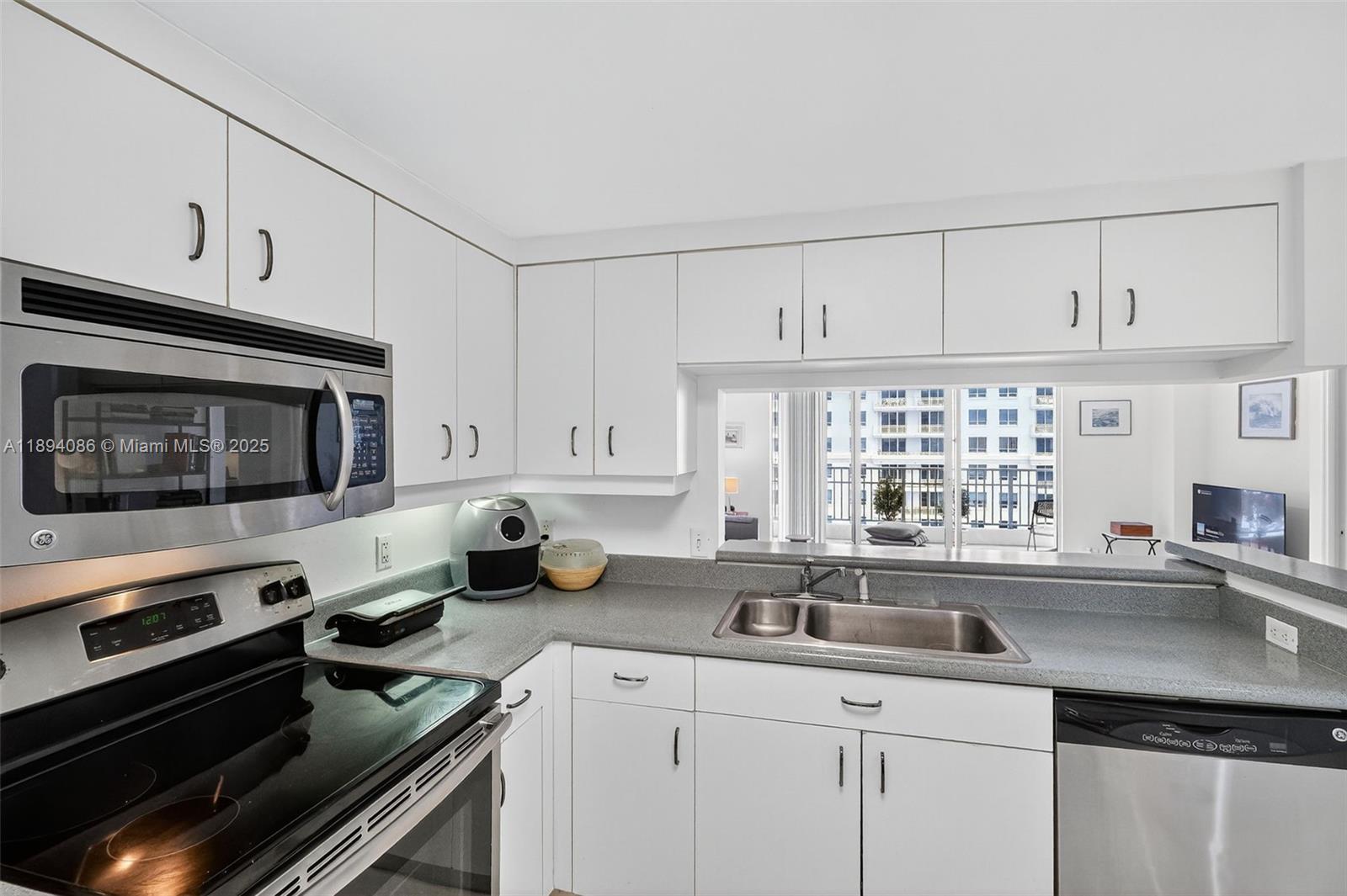 Property photo # 9