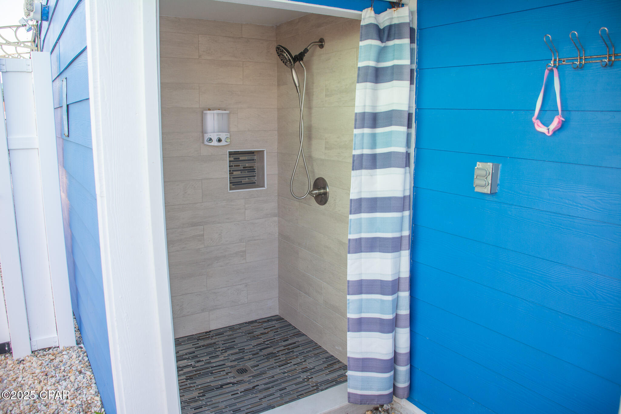 Qrja Ycqldgf5sga12tbxwe_tql9n0rrcba9us8yvu0