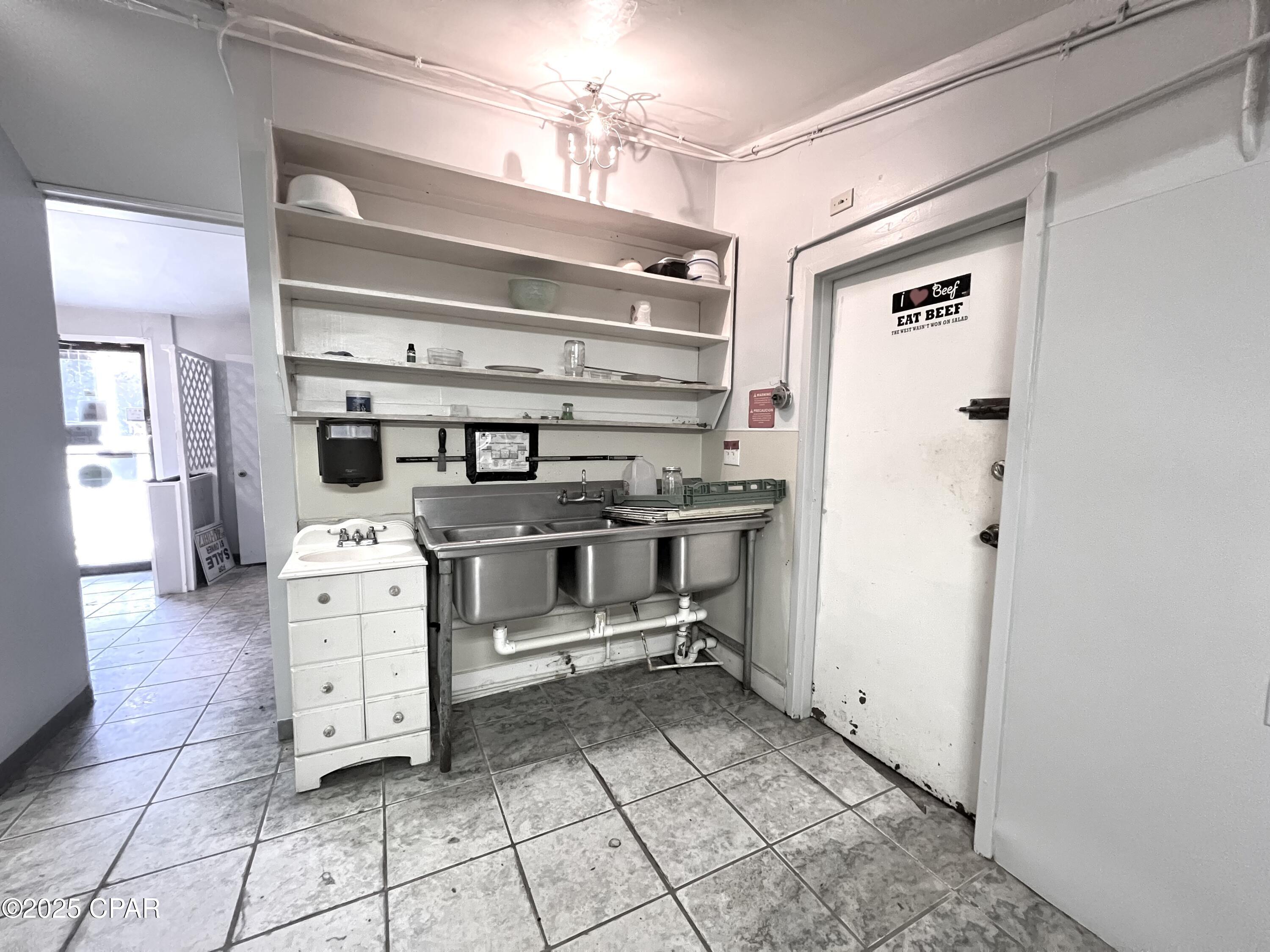 Image 13 For 7700 Us Highway 90