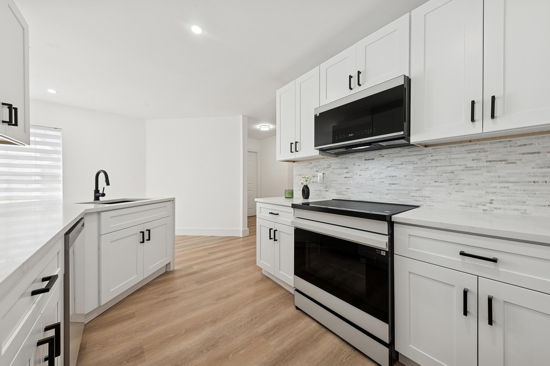 Image to showcase the property located at 1108 Ocean Dunes Circle