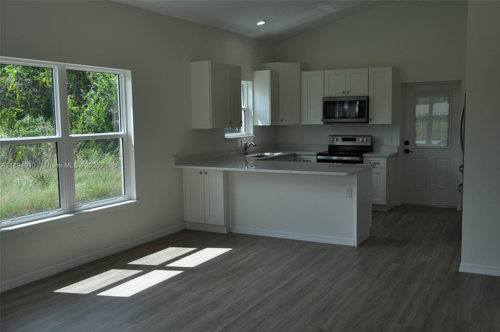 Property photo # 9