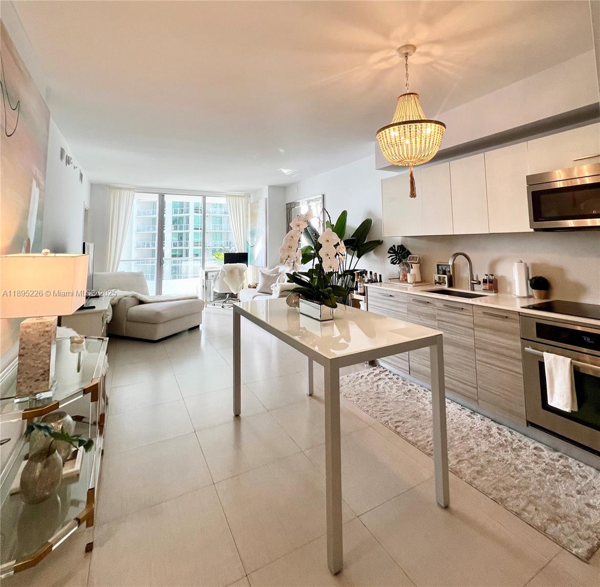 Amazing 1 bed 1 bath unit with water view in Brickell House. Unit available November 15th, 2025. The unit show beautiful. Tenant on place until November 14th, 2025.