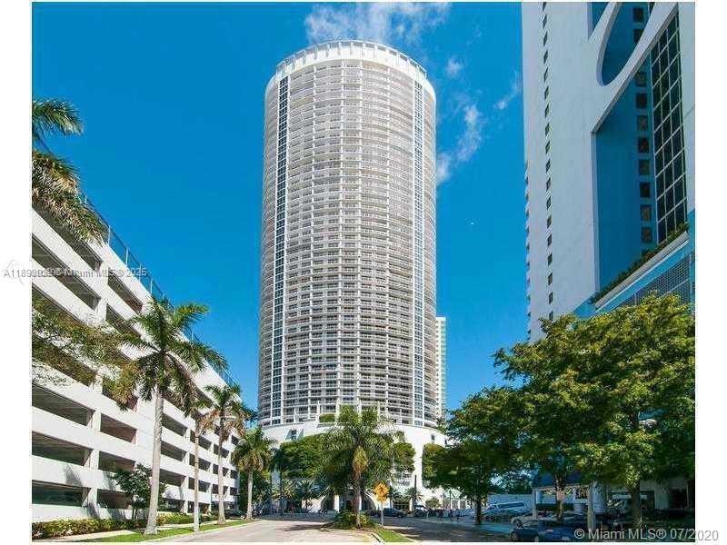 Stunning direct water views from this spacious 2 bed, 2 bath residence in the heart of Downtown Miami. This corner unit features elegant marble floors throughout, a split floor plan, and floor-to-ceiling windows that flood the space with natural light. Enjoy a prime location just steps from Margaret Pace Park, shopping, dining, and vibrant city life. Resort-style amenities and easy access to Miami Beach, Wynwood, and Brickell make this a perfect home or investment.