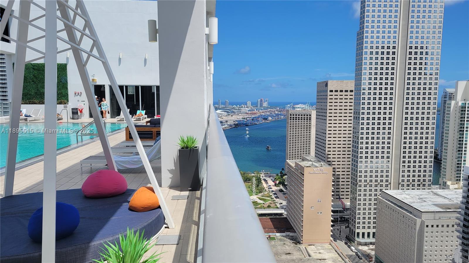 30th FLOOR UNFURNISHED STUDIO UNIT - Available Dec. 1st - Beautiful South-facing views of the Miami skyline & the city lights at night! - In-unit washer/dryer - Balcony - CENTRO Condo offers a rooftop pool, two-story lounging & gaming rooms, gym with soaring views, bicycle storage room, package receiving area, and more! Parking is NOT included, and tenants have access to either Valet/m or use local city garages. RENT INCLUDES: Wifi, Water, Sewer, Amenities. TENANT PAYS: Electricity, parking, 1-month security deposit, first and last to move-in.