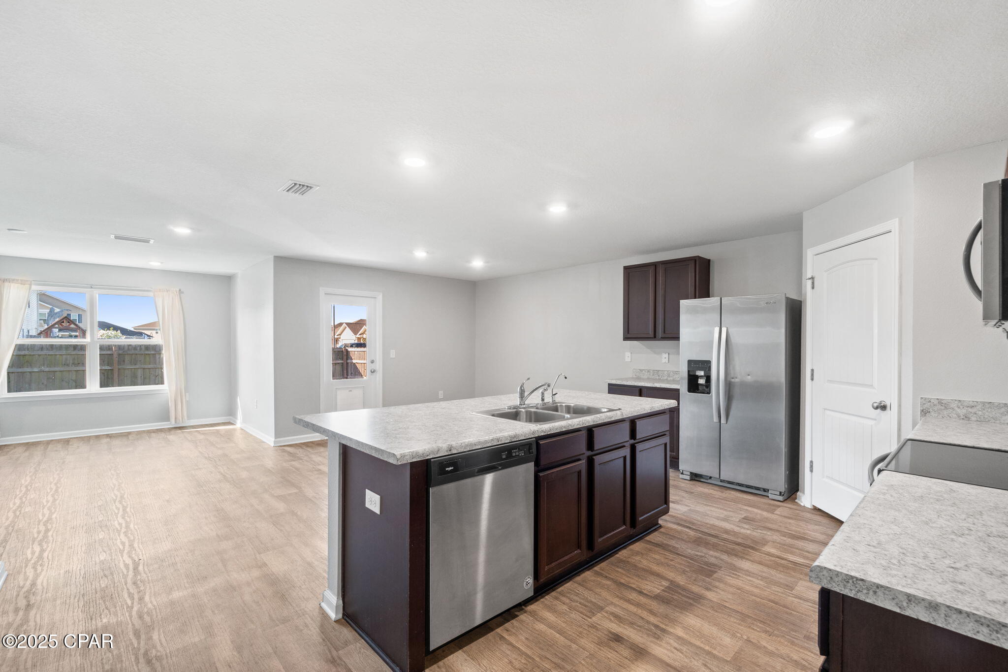 Cw7lozvrgxmk9gzuatjqq2yeayxrepdbznrfokairhg