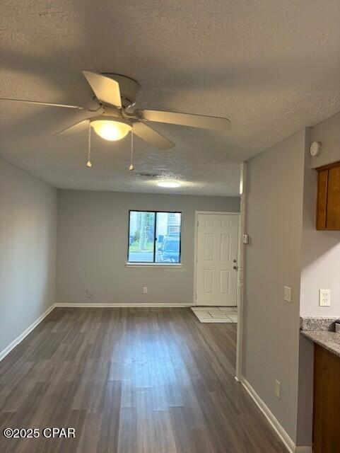 Qrnfa8di2o1c3czrzq2cwgjlefpykgjkhyjzcnowboa