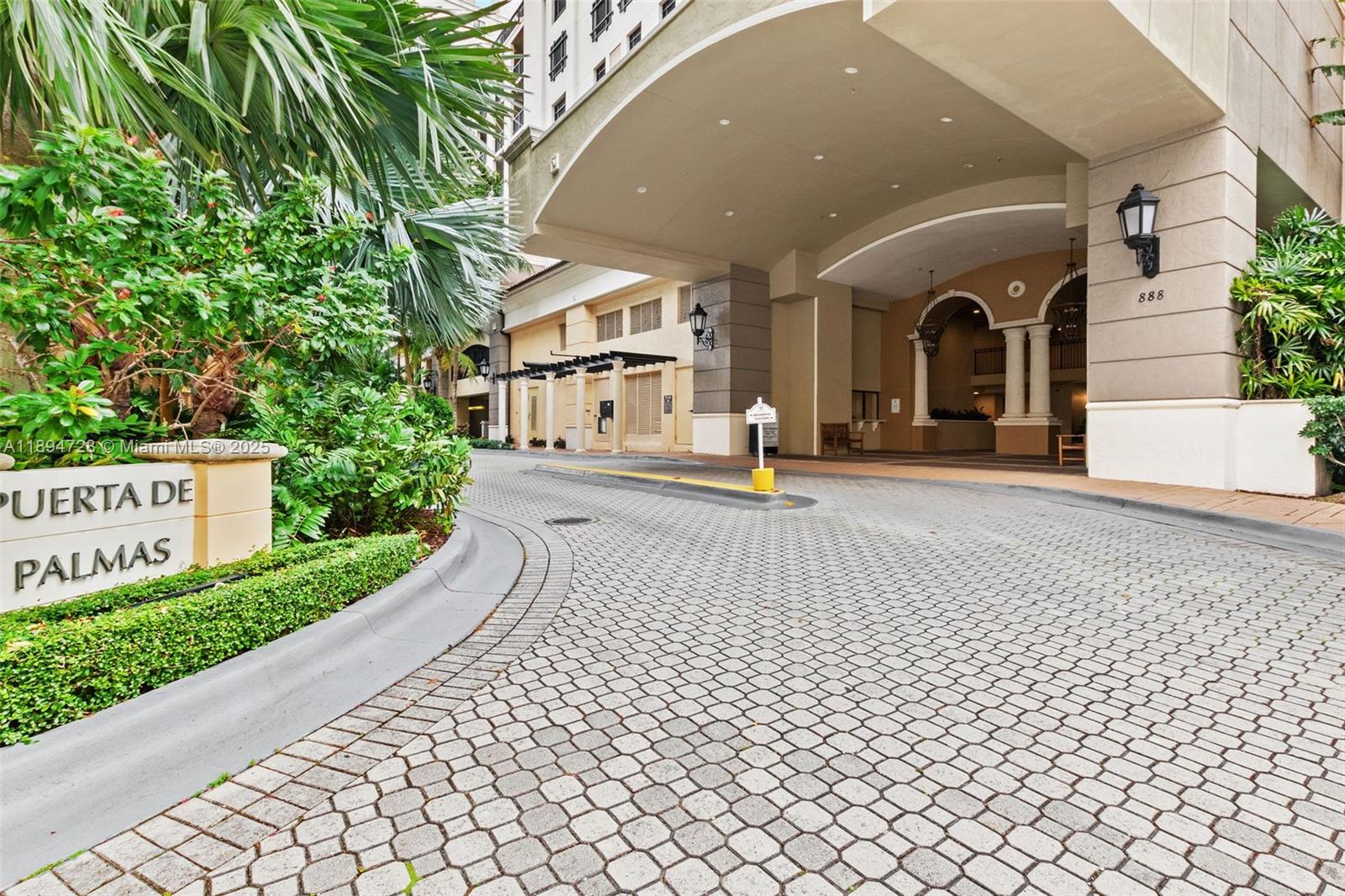 888 Douglas Rd Unit 113, Coral Gables, Florida 33134